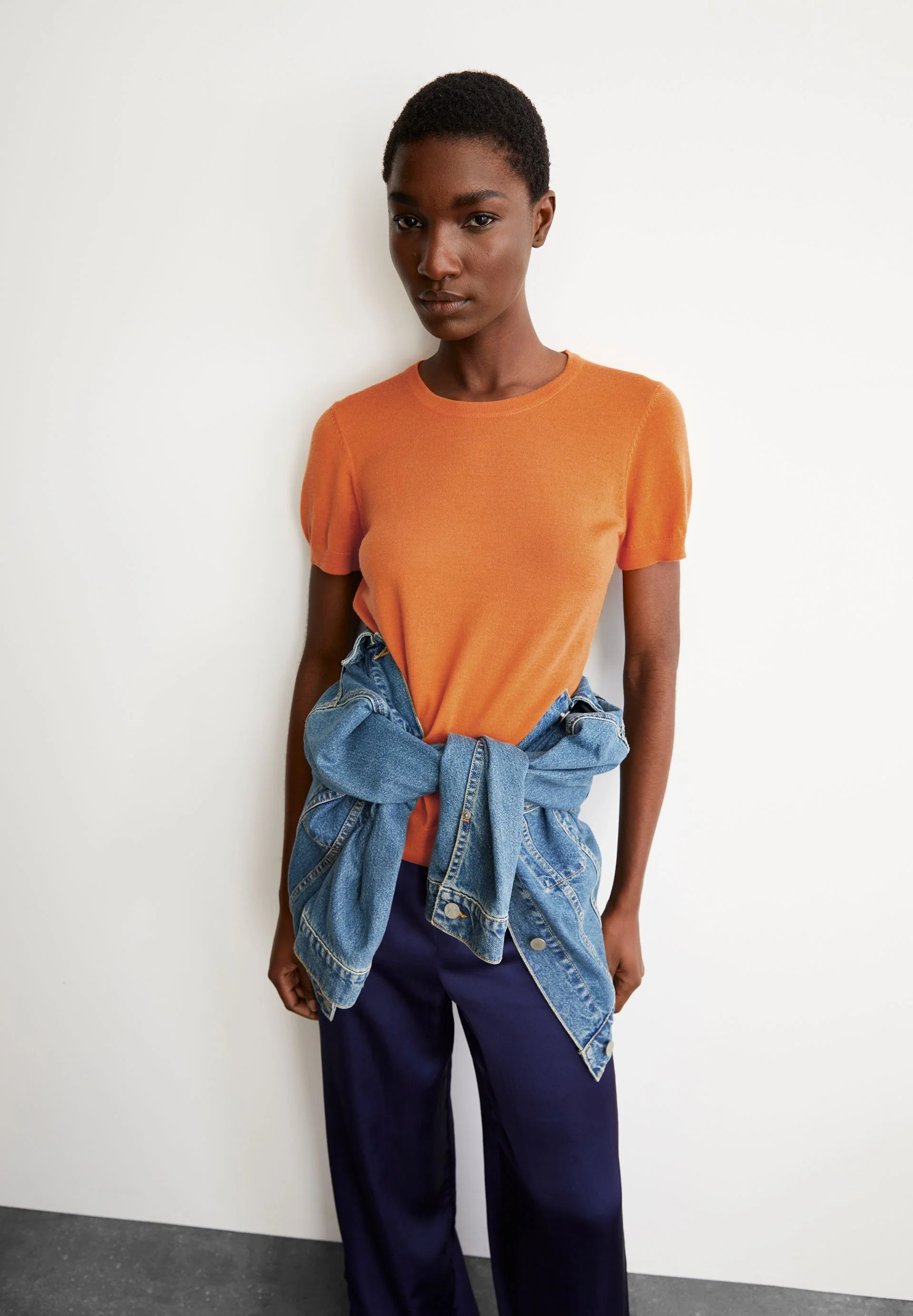 GUILIAA MERINO STRICK T-SHIRT | amberglow - Image 4