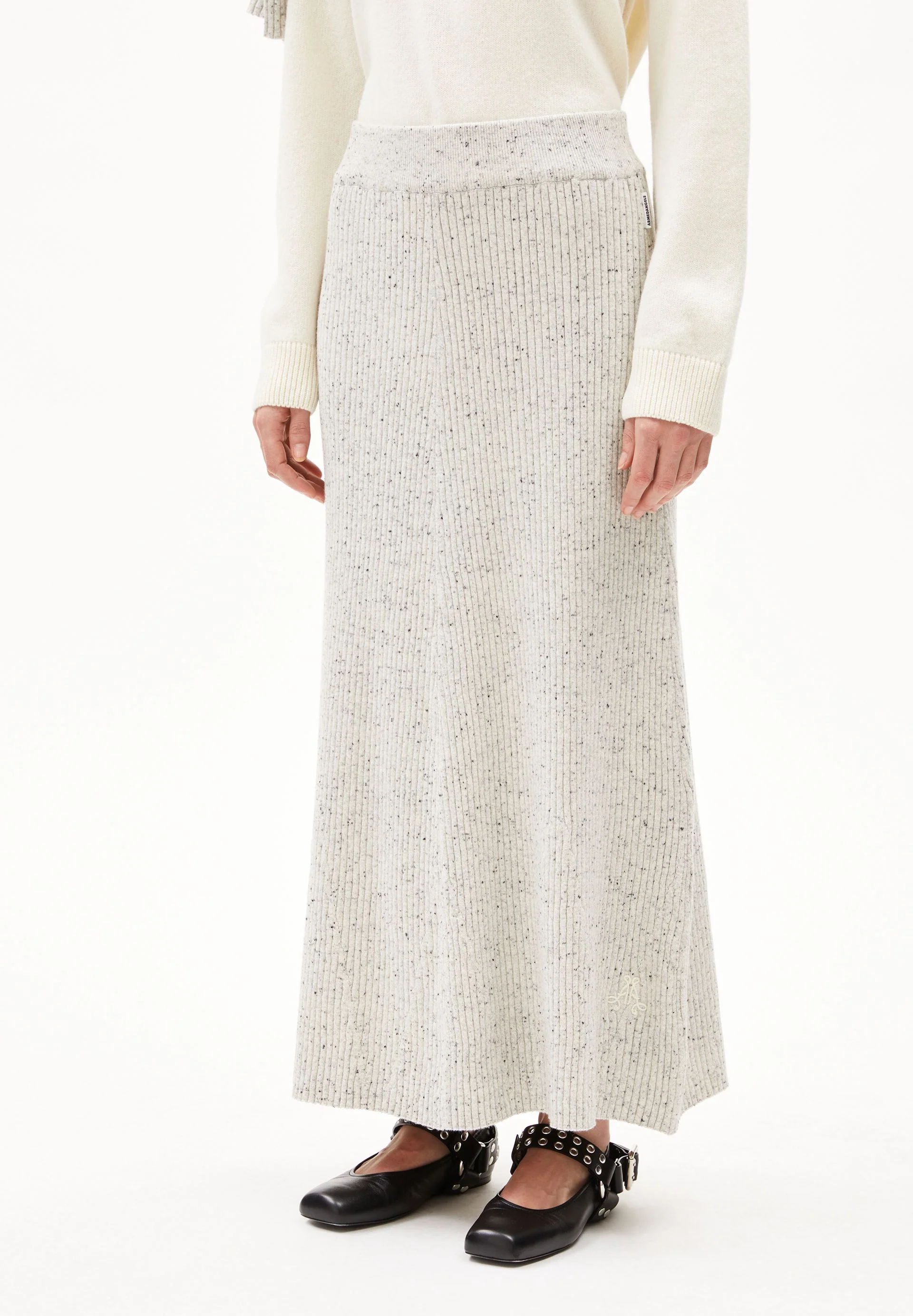 HANAA TWEED - Image 2