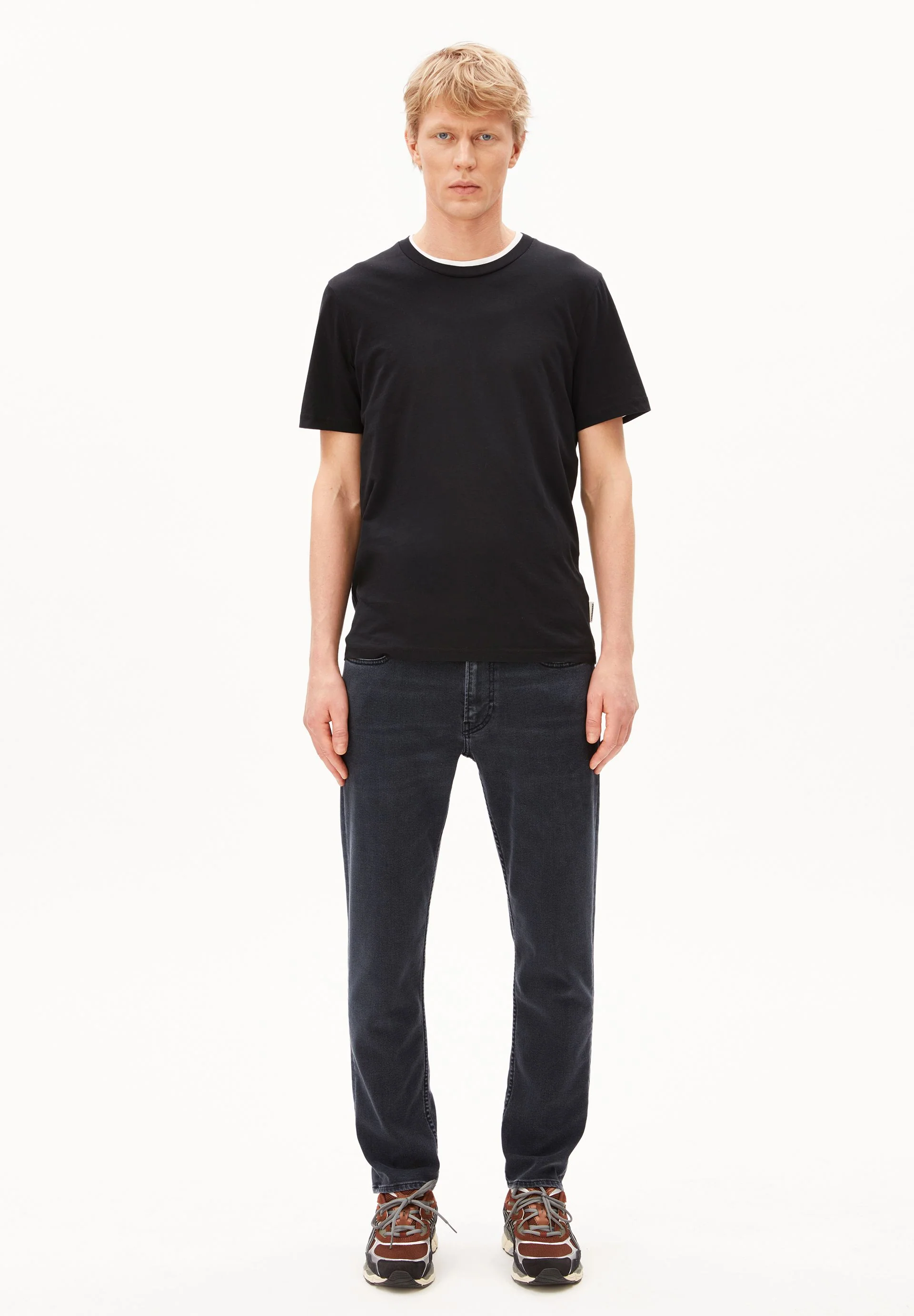 IAAN SLIM JEANS | smoked - Image 5