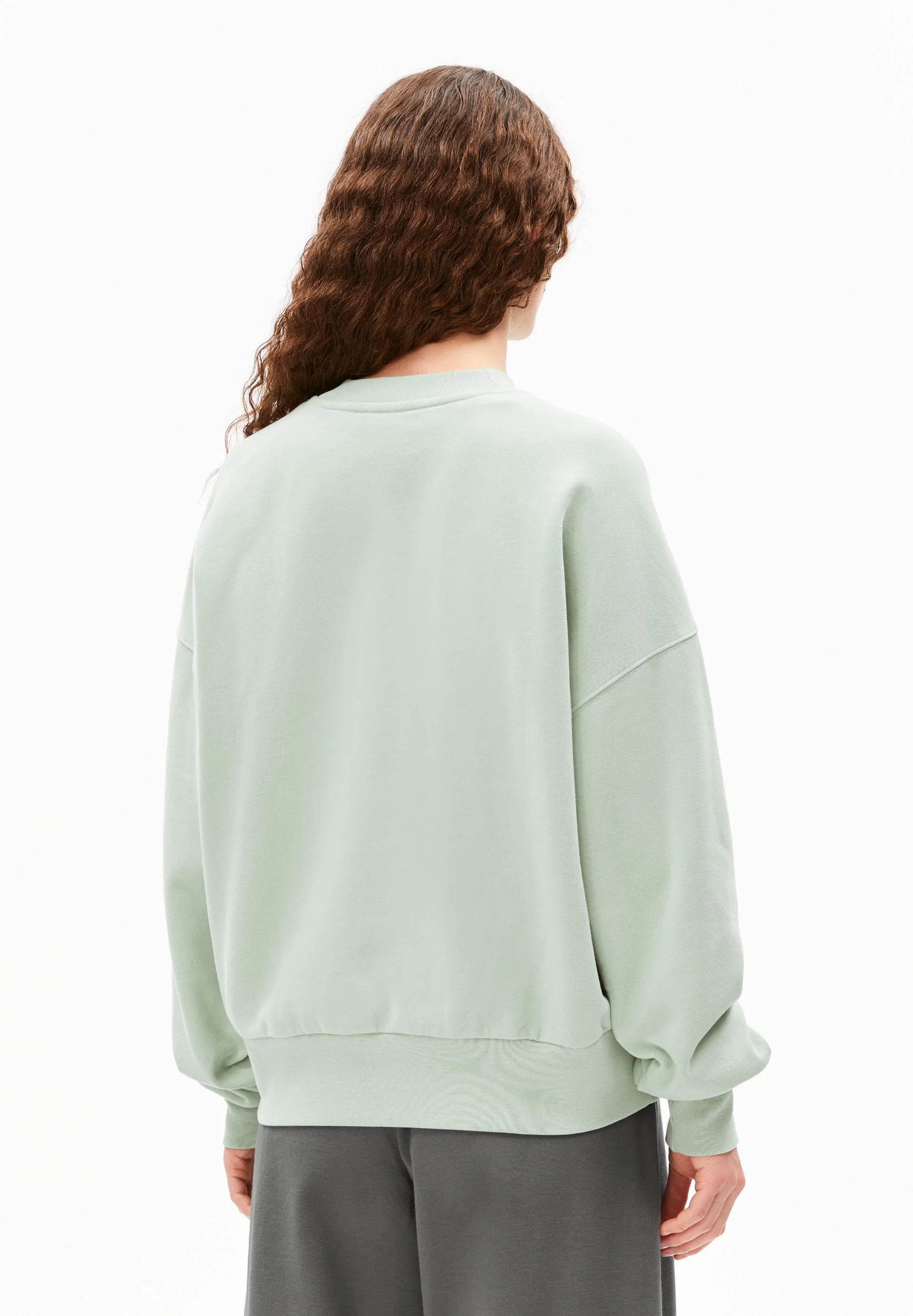 ICONIC Å ALIZAA SWEATSHIRT | foam - Image 2