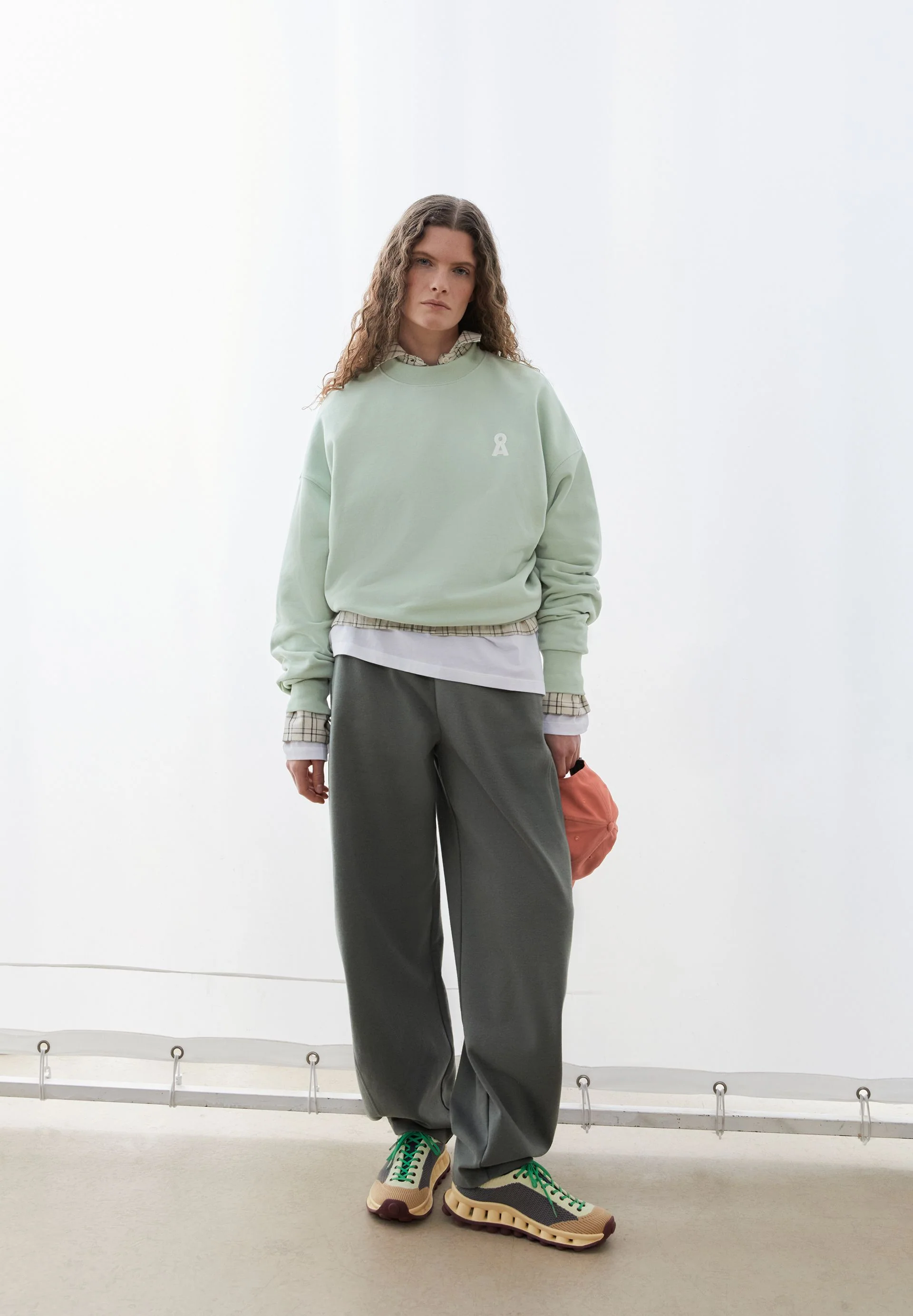 ICONIC Å ALIZAA SWEATSHIRT | foam - Image 4