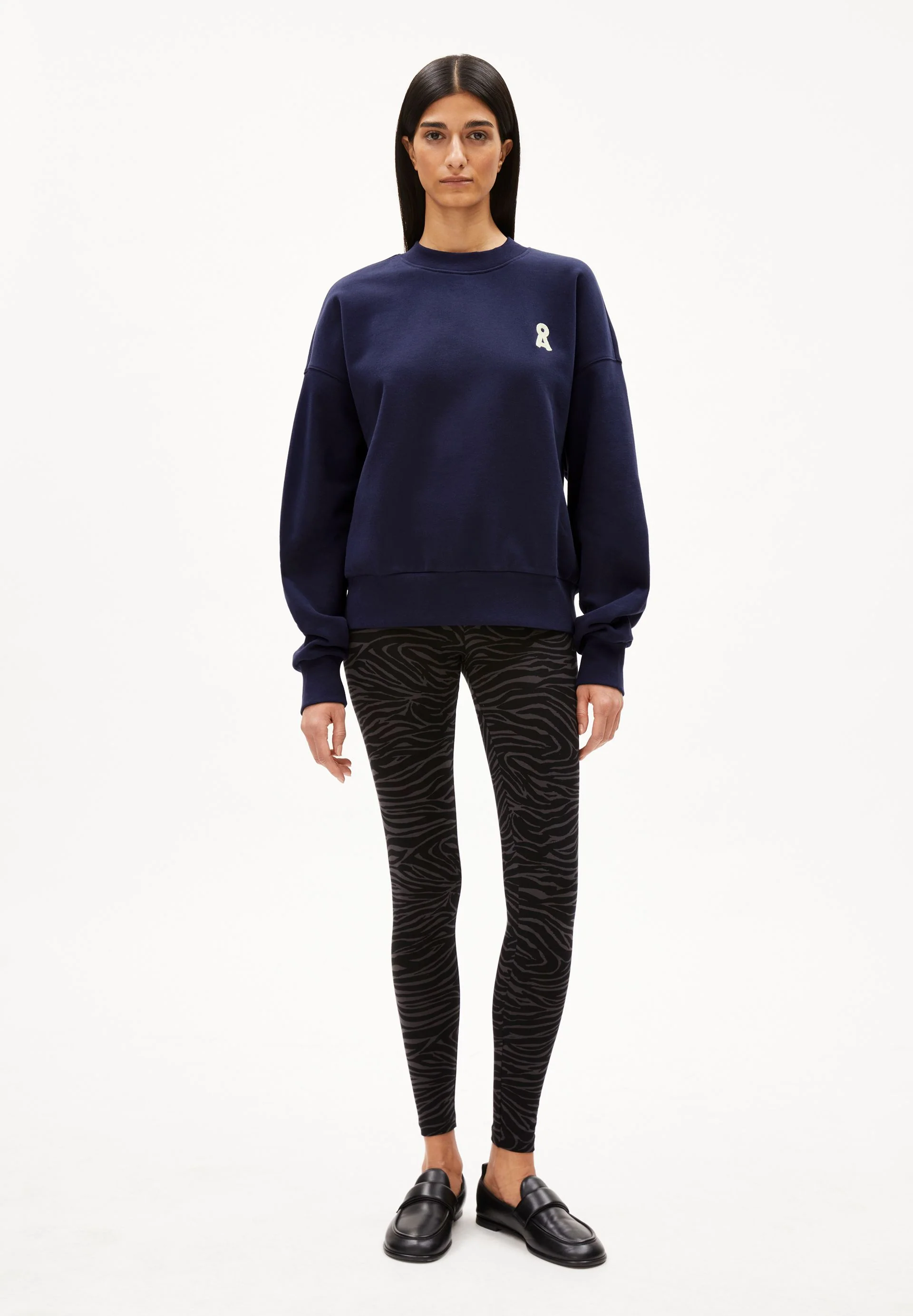 ICONIC Å ALIZAA SWEATSHIRT | tinted navy - Image 5