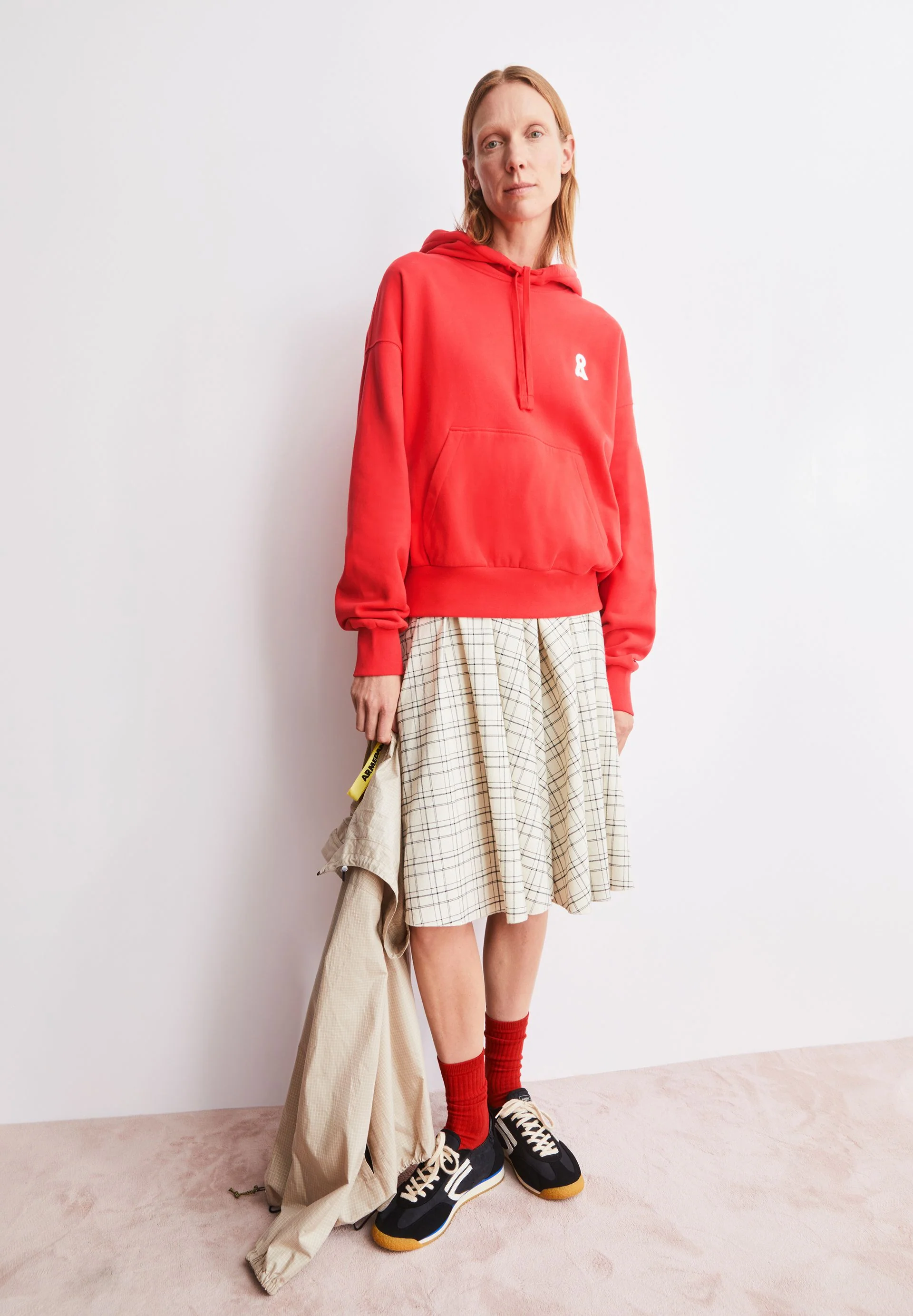 ICONIC Å FRANCISARAA SWEATHOODIE | mars red - Image 4