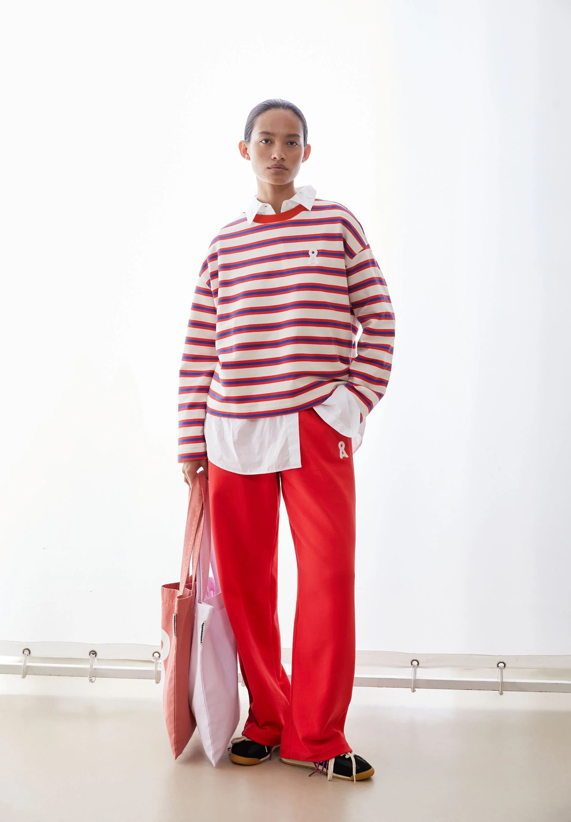 ICONIC Å FRANKAA BOLD SWEATSHIRT | undyed-mars red-dynamo blue - Image 4