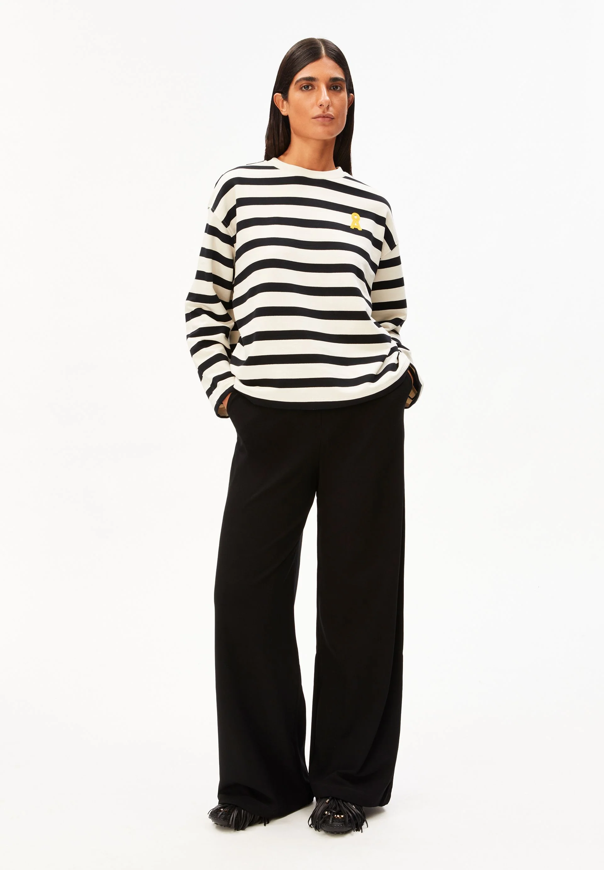 ICONIC Å FRANKAA BOLD SWEATSHIRT | undyed-black - Image 5