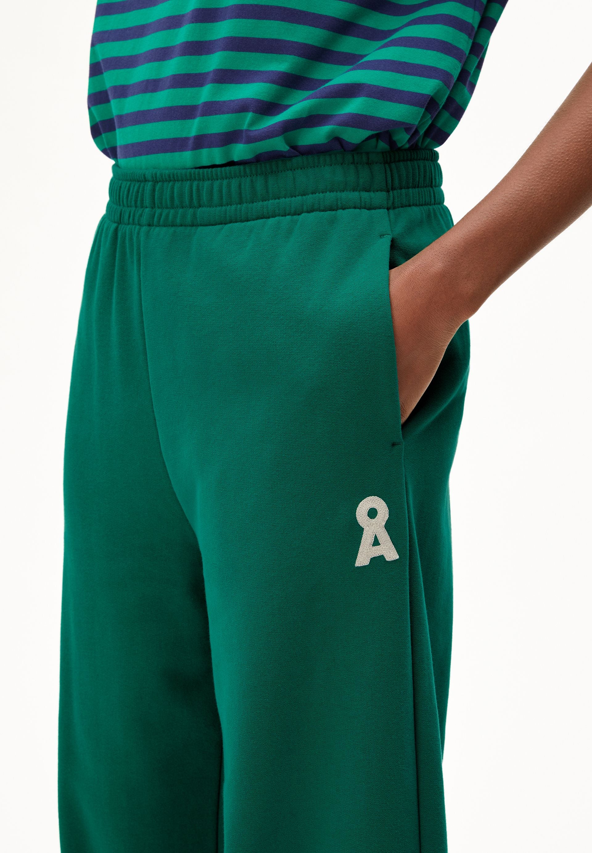ICONIC Å IVAARA SWEATHOSE | emerald green - Image 3
