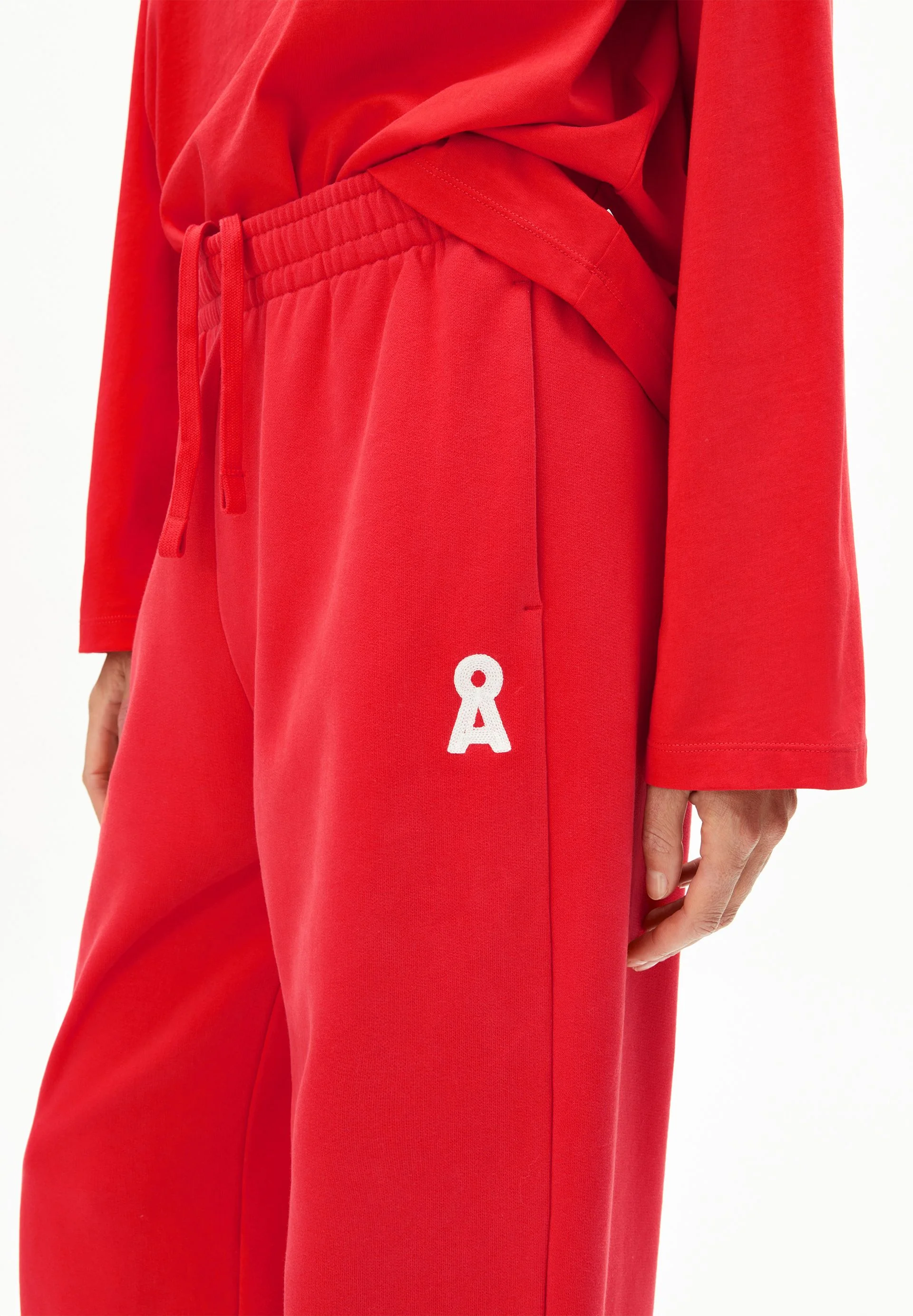 ICONIC Å IVAARA SWEATHOSE | mars red - Image 3