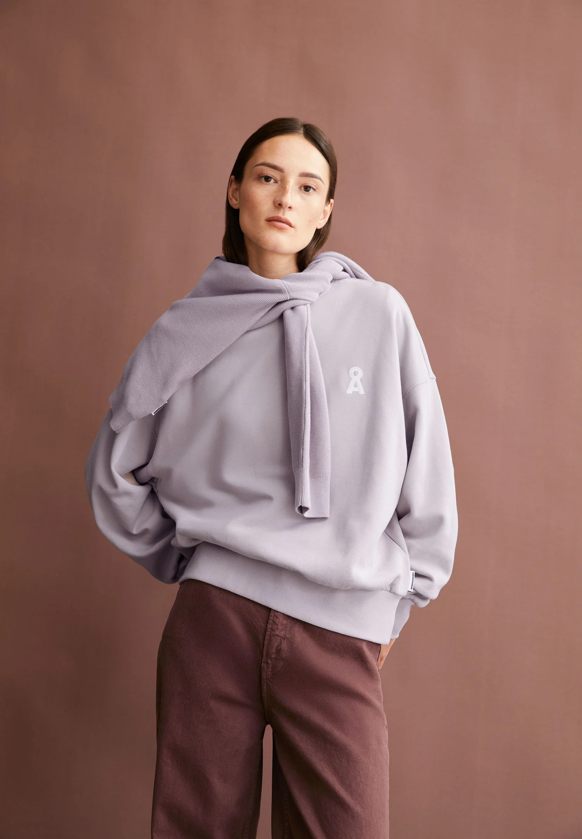 ICONIC Å ALIZAA SWEATSHIRT | ice grape - Image 4