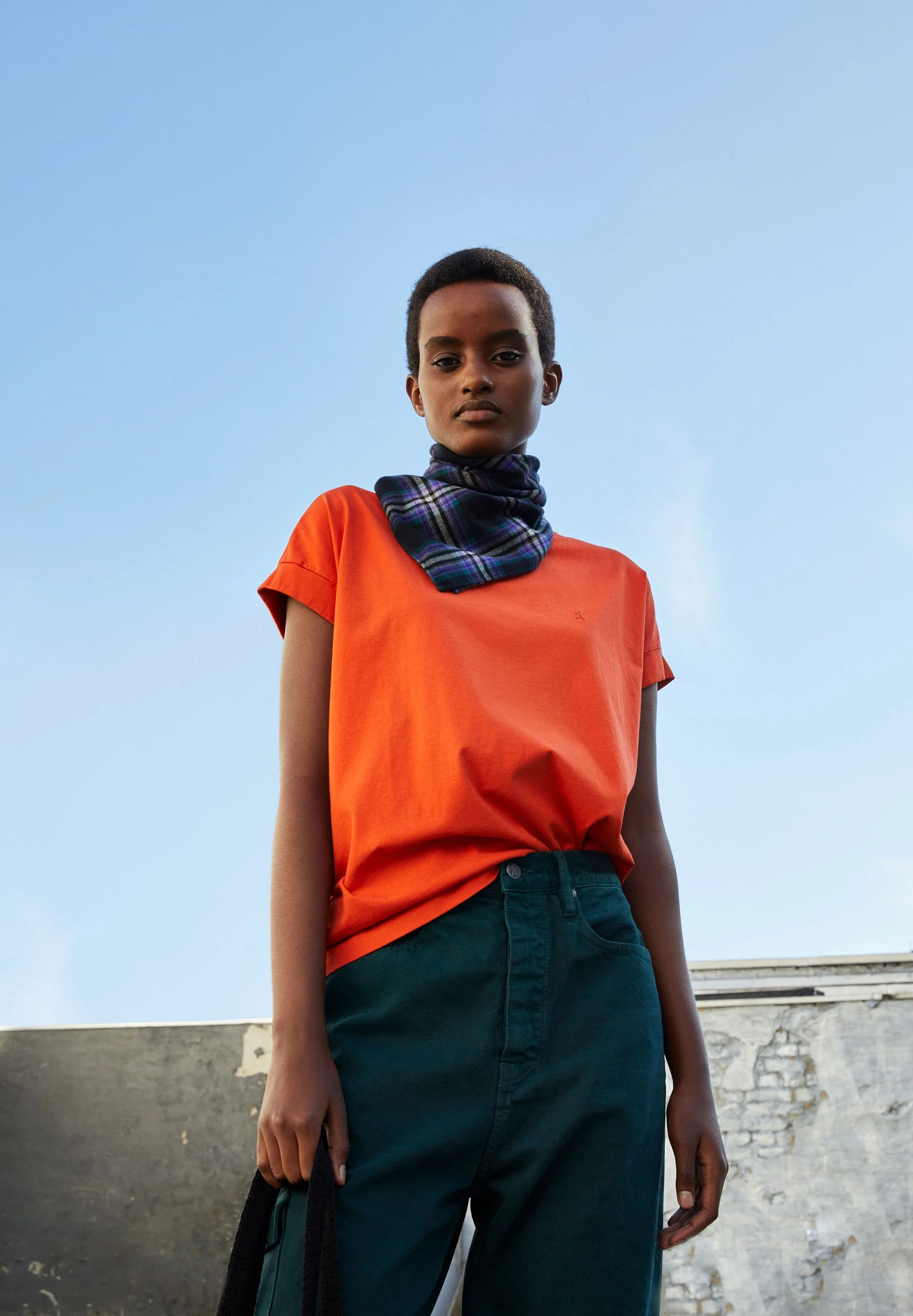 IDAARA T-SHIRT | emergency red - Image 4