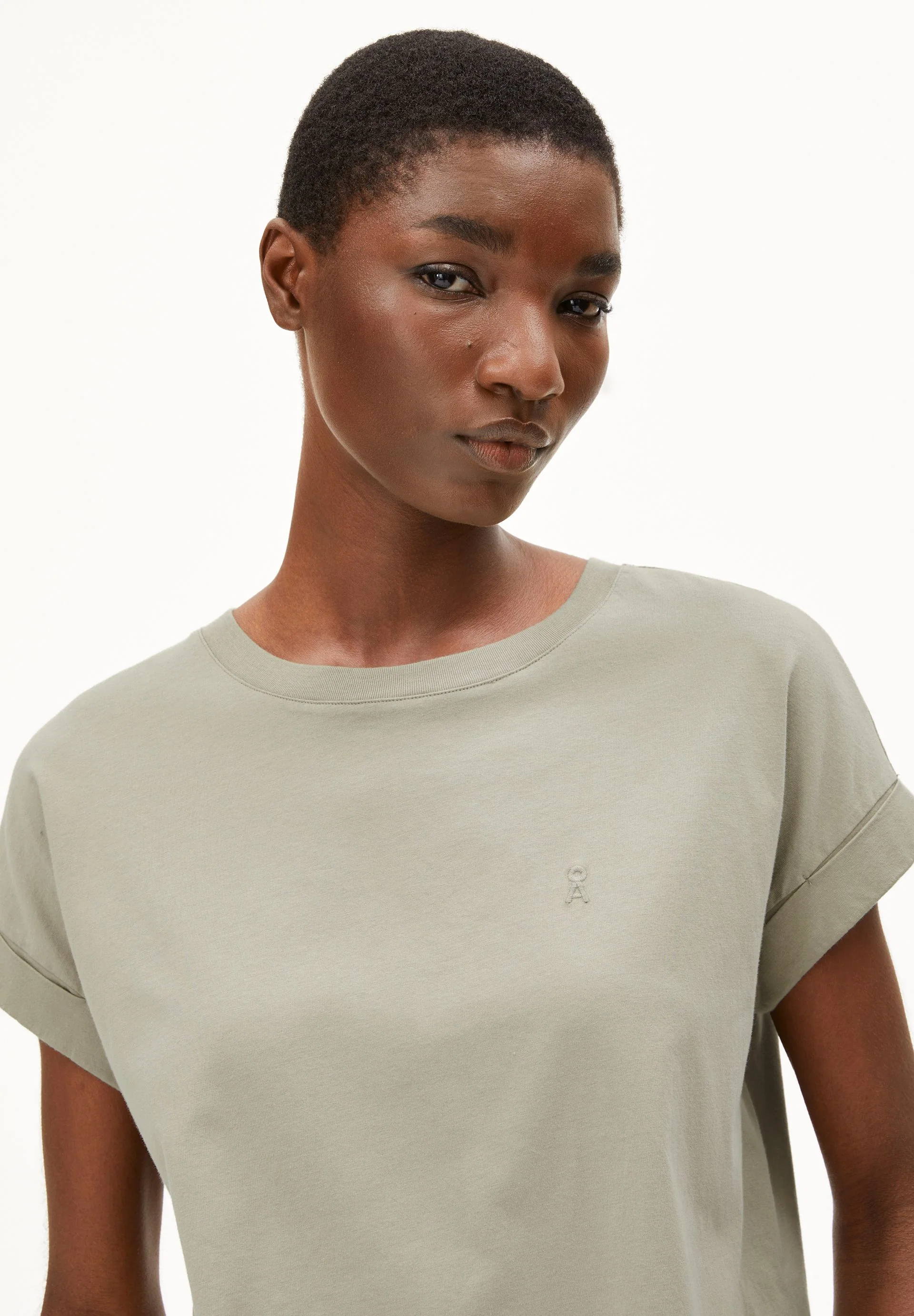 IDAARA T-SHIRT | light sage - Image 3
