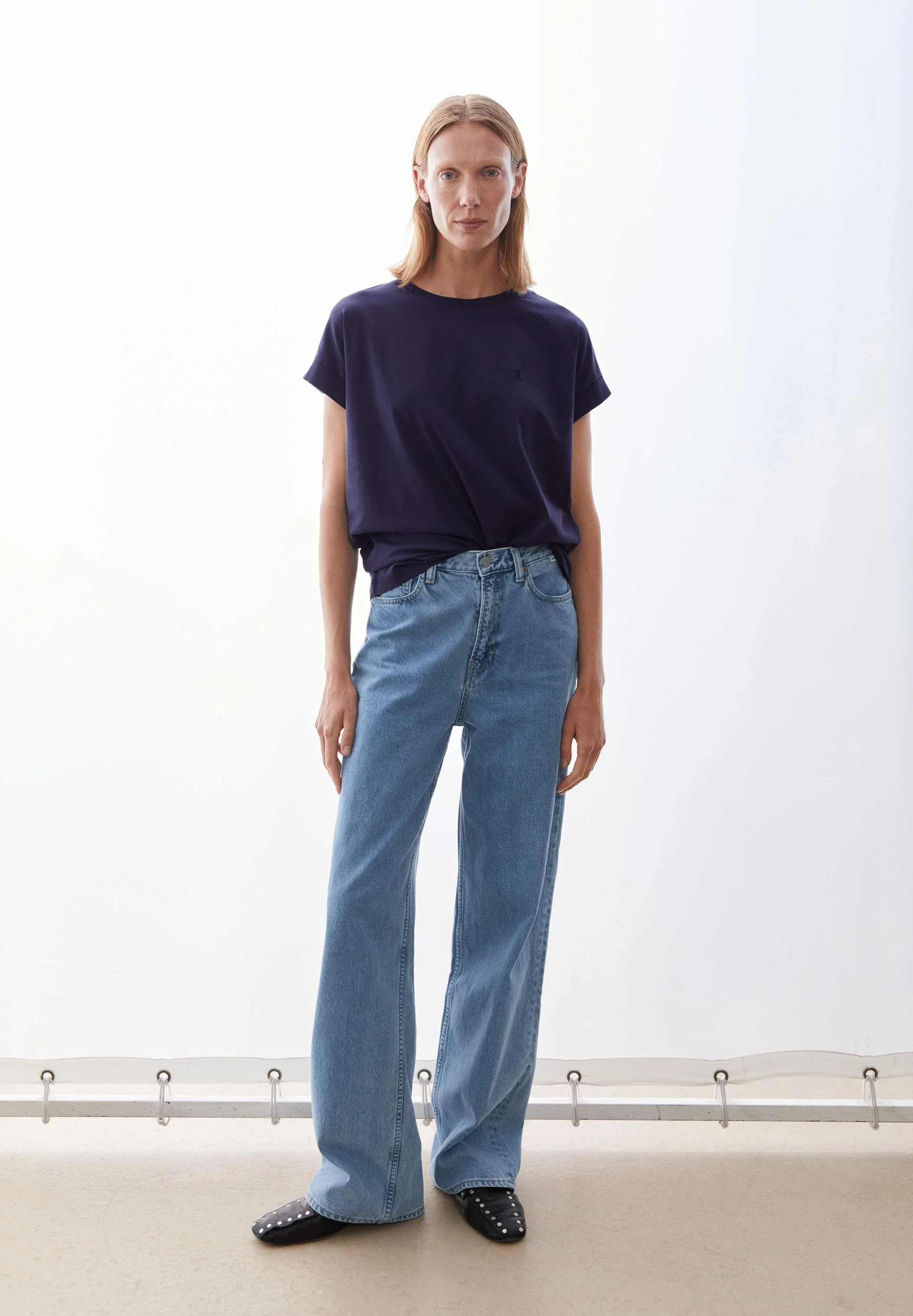 IDAARA T-SHIRT | tinted navy - Image 4