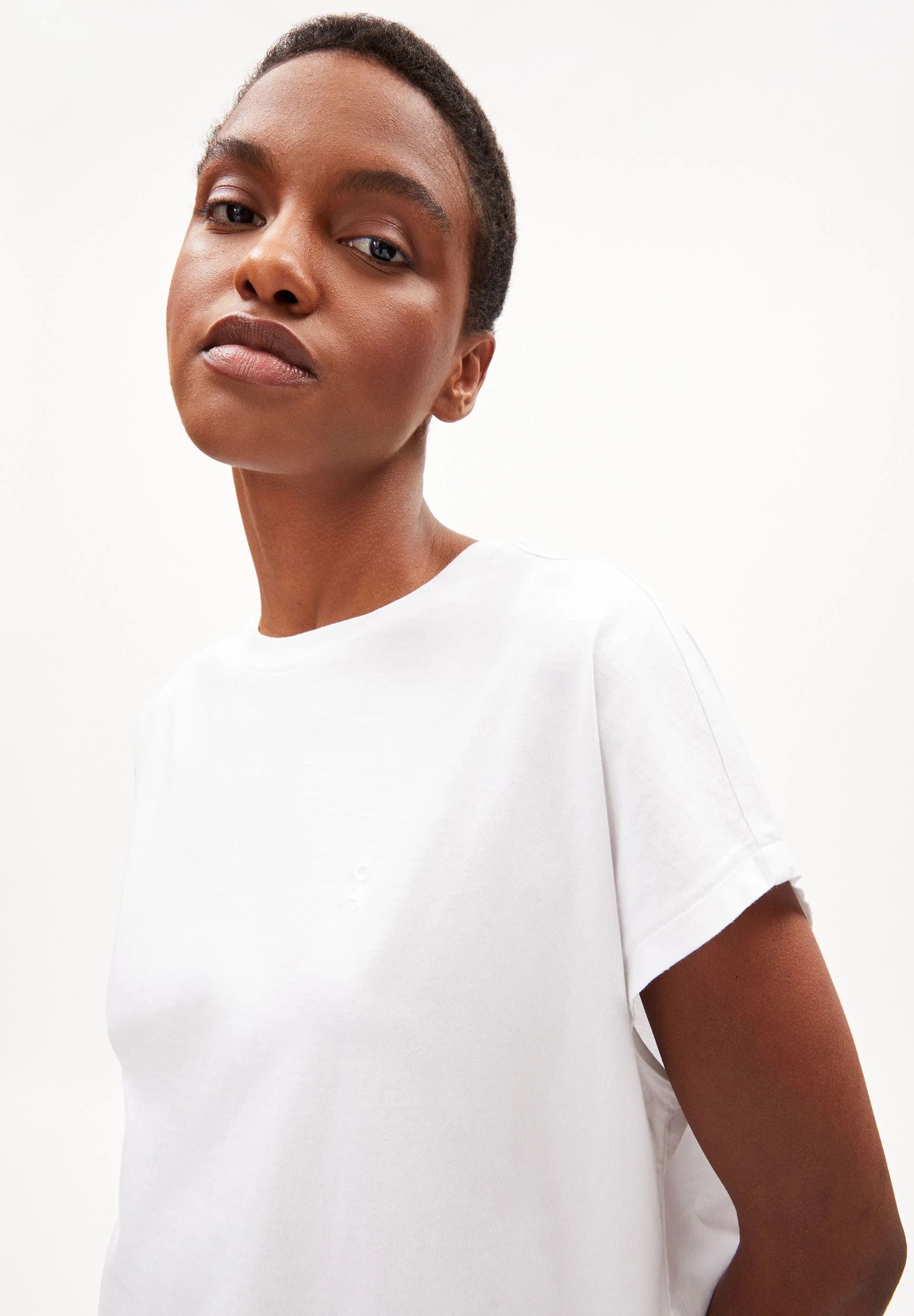INAARA | white - Image 3