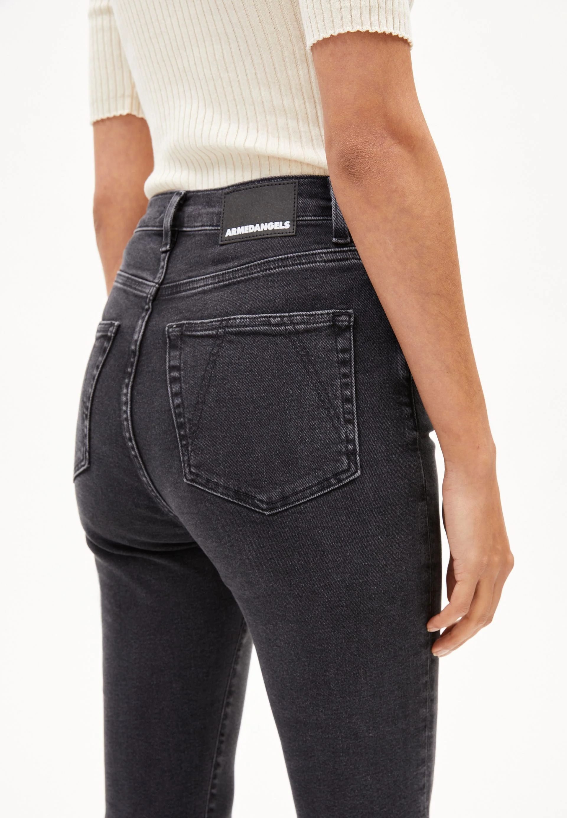INGAA HIGH WAIST SKINNY JEANS | true black washed - Image 3