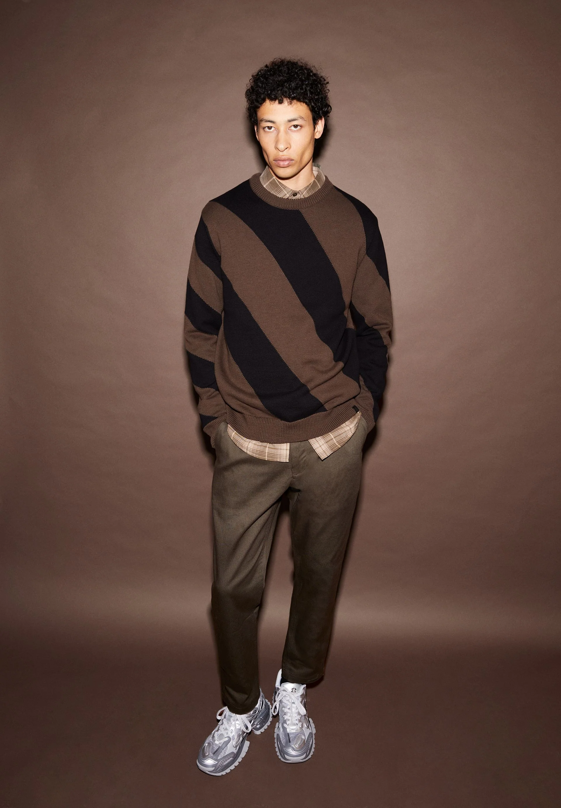 IOAAN | black-earth - Image 4