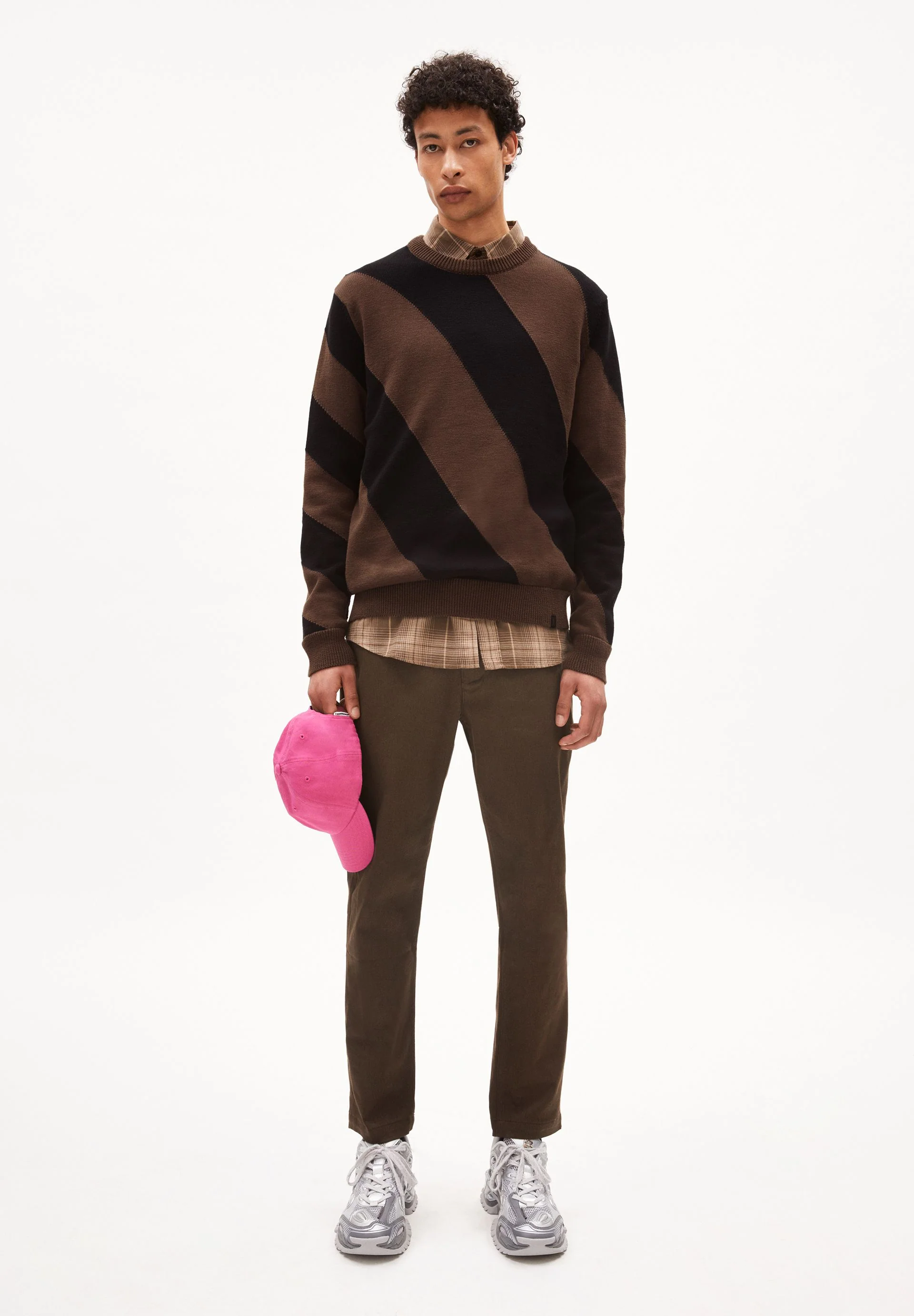 IOAAN | black-earth - Image 5