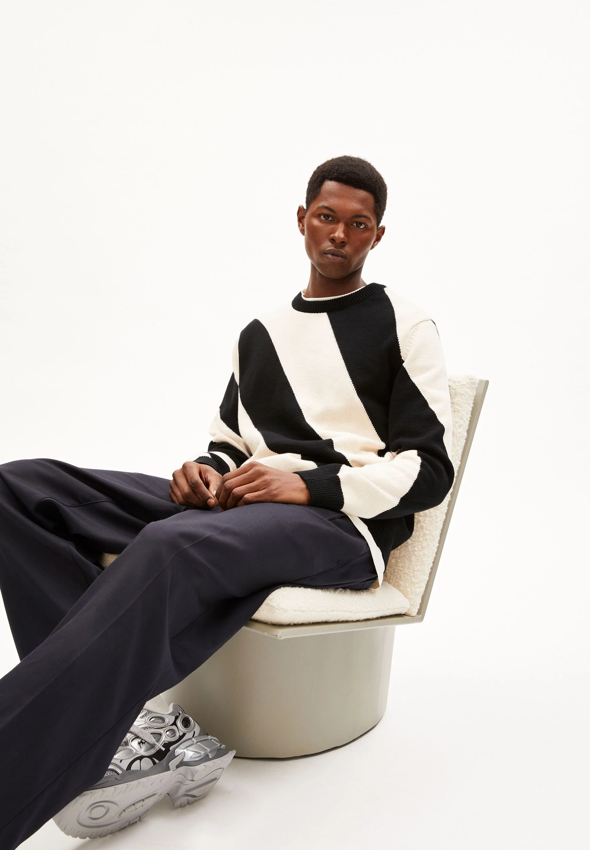 IOAAN | oatmilk-black - Image 4