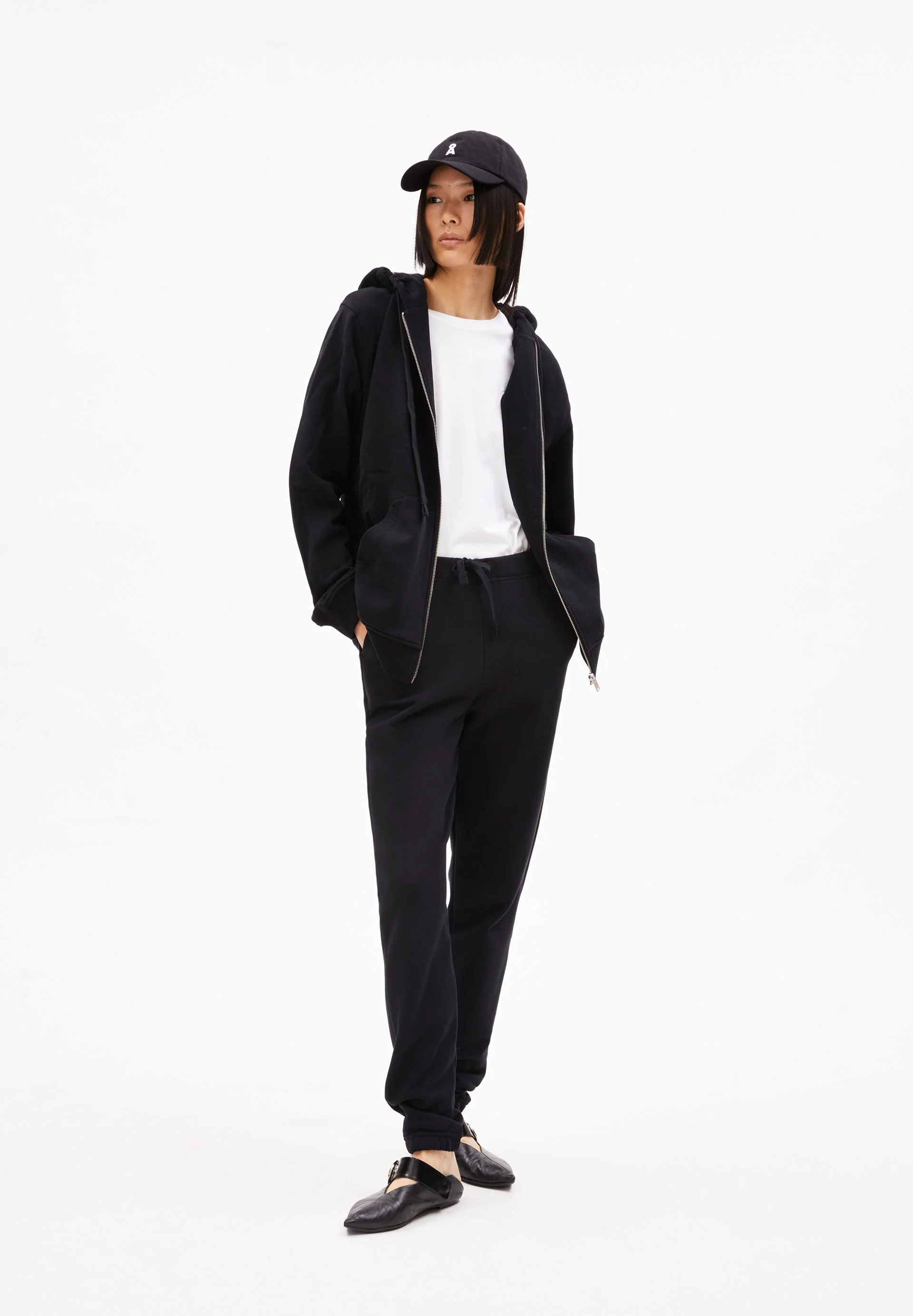 IVAA | black - Image 4