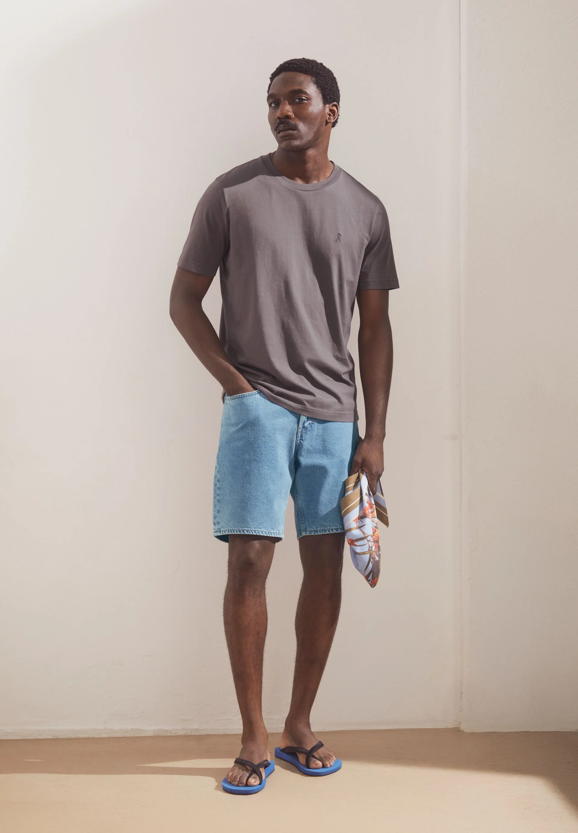 JAAMES T-SHIRT | granit - Image 4