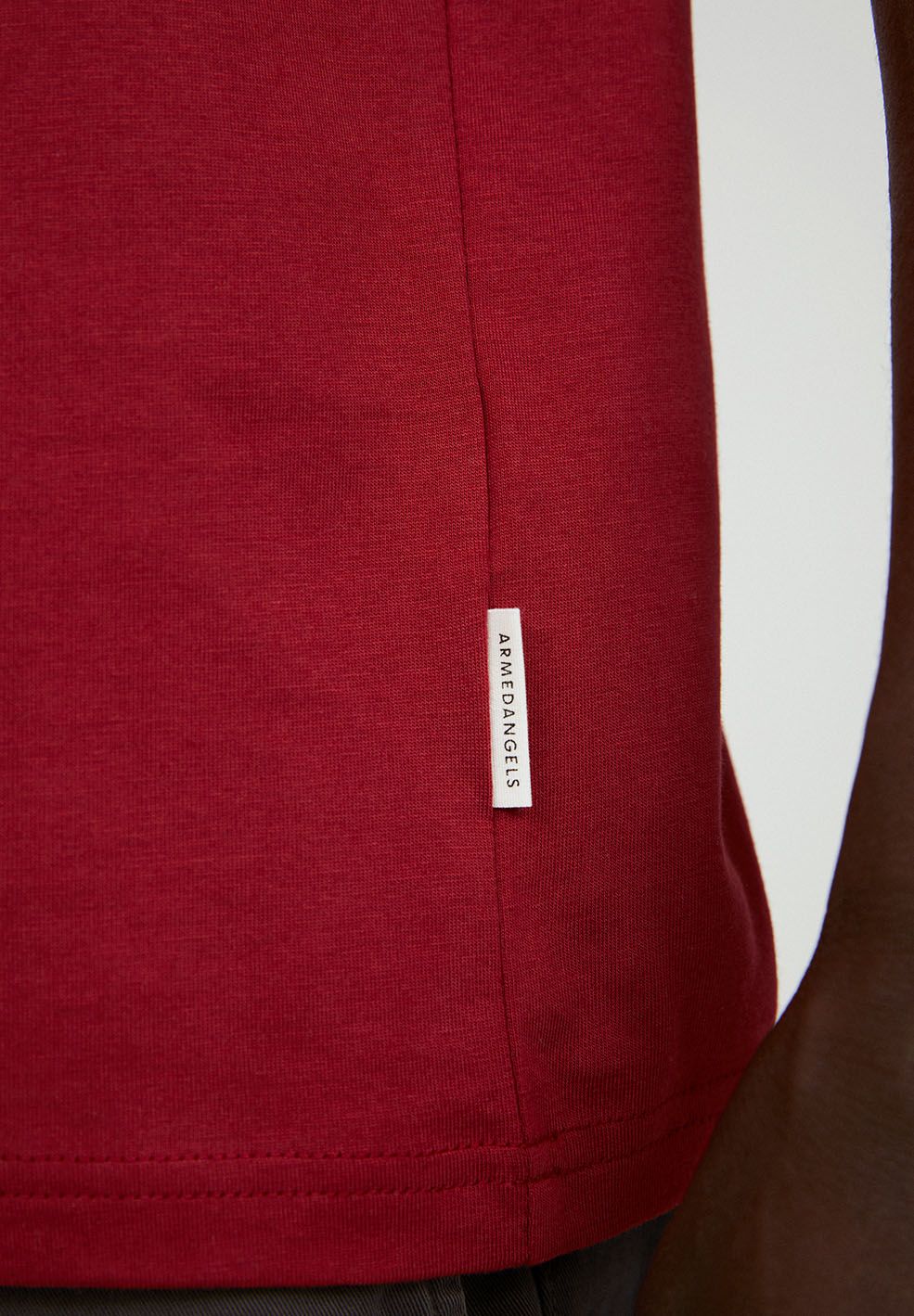 JAAMES T-SHIRT | intense red - Image 2