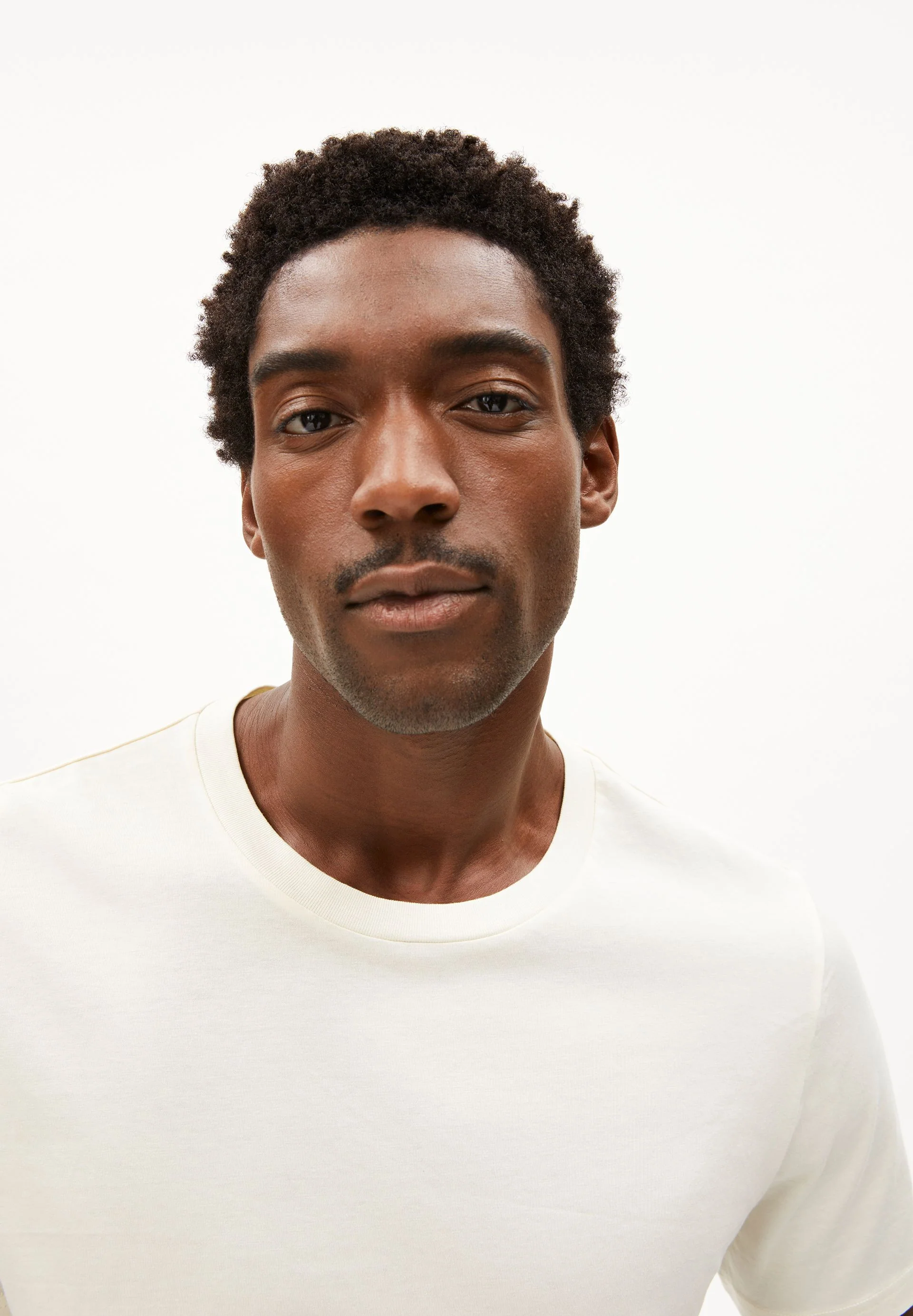 JAAMES T-SHIRT | oatmilk - Image 3
