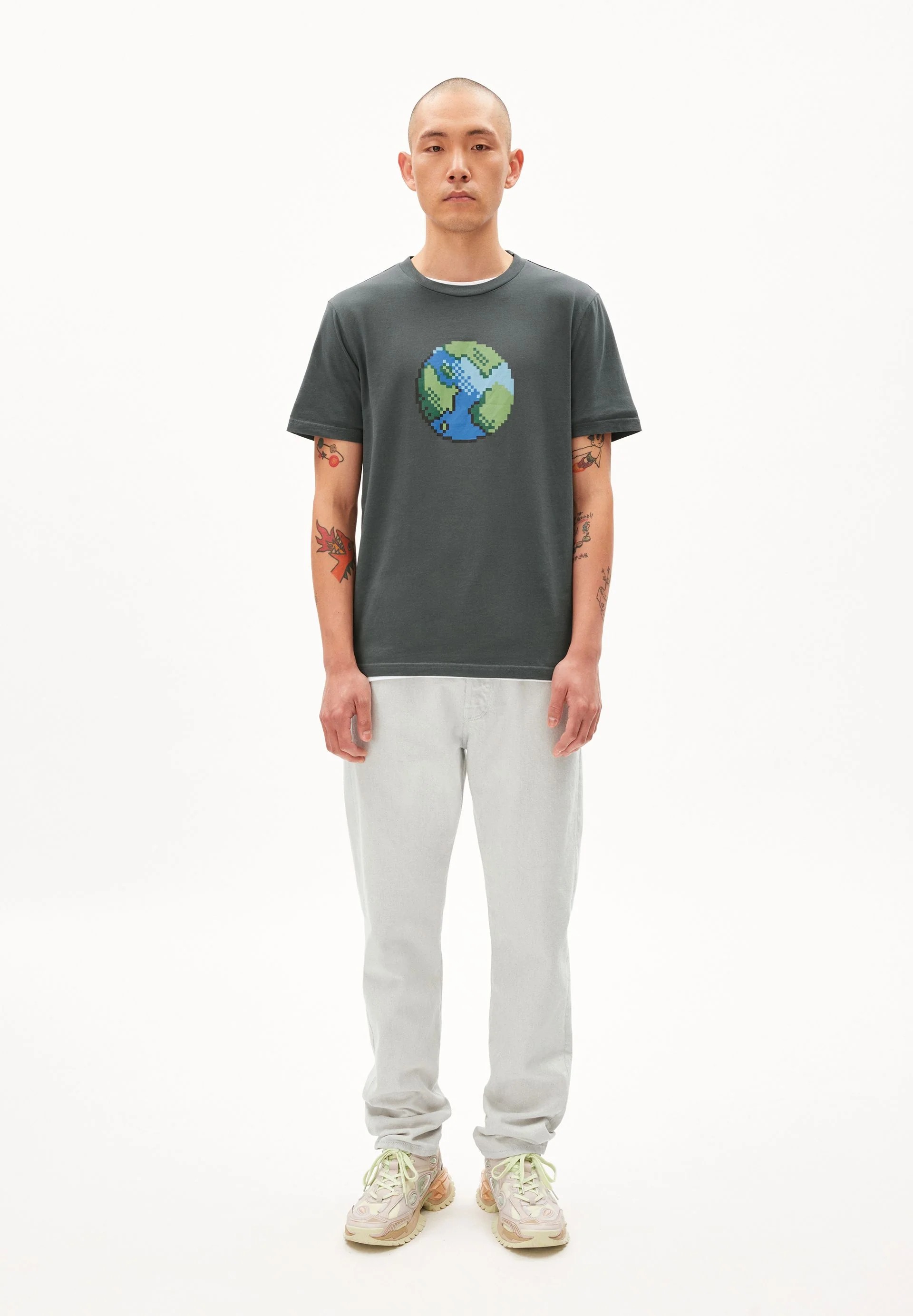JAAMES PLAANET | space steel - Image 5