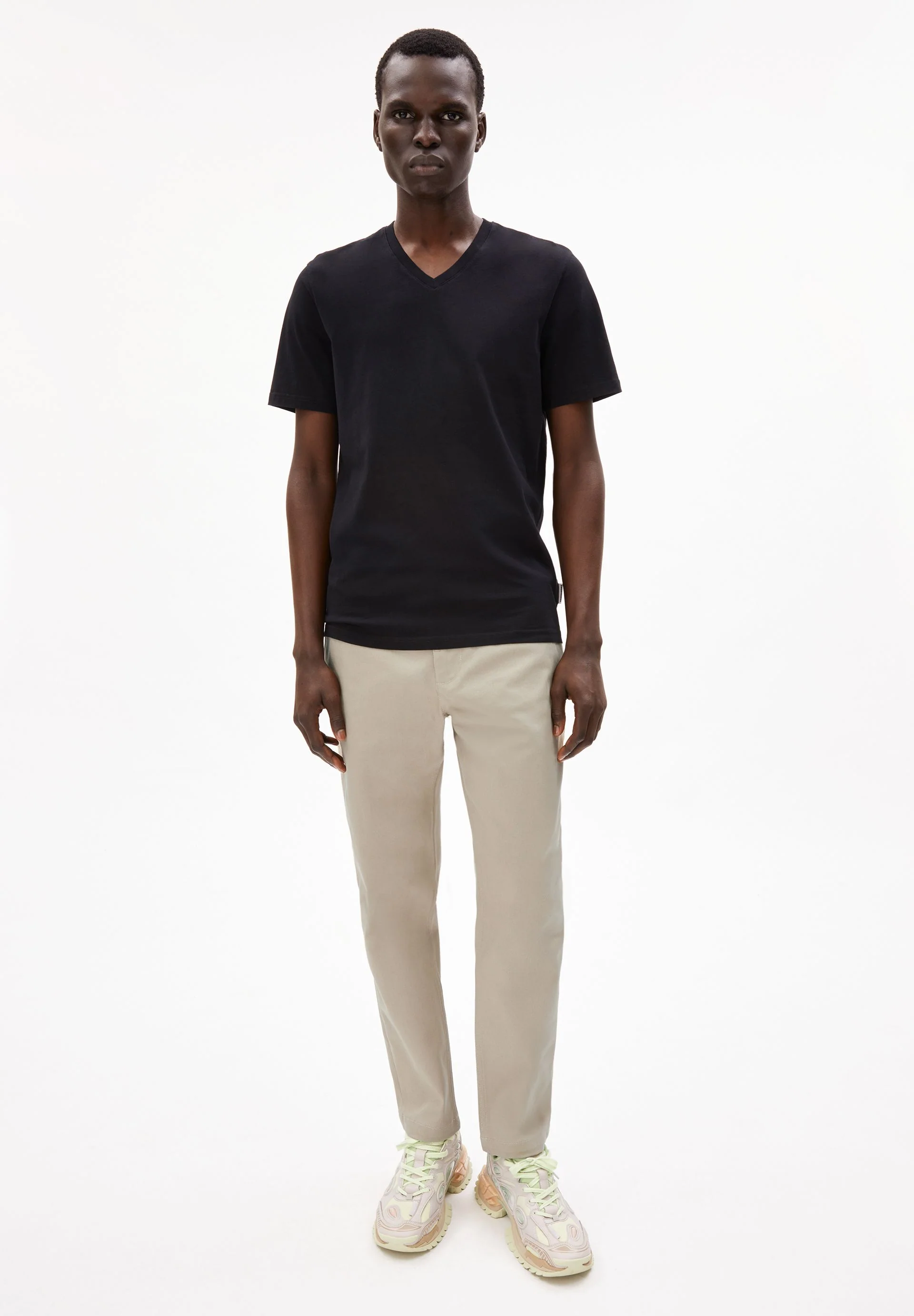 JAAMES V-NECK | black - Image 5