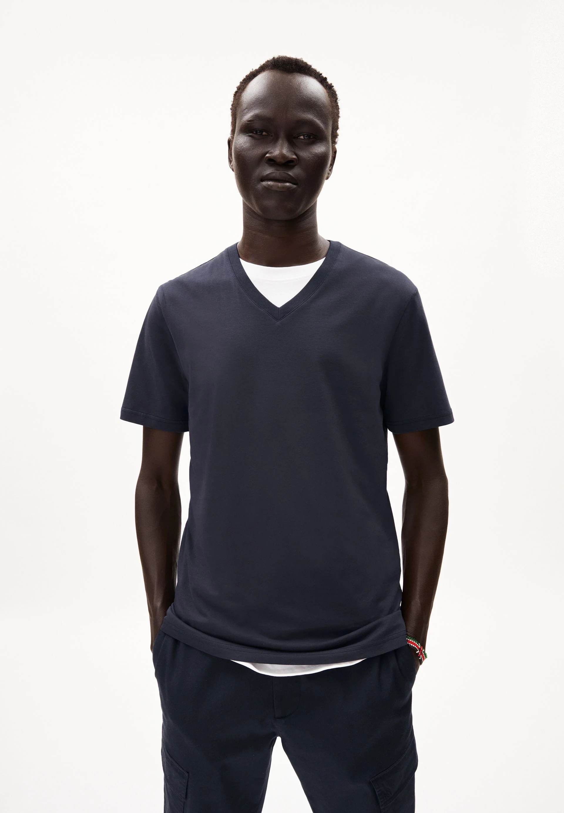 JAAMES V-NECK - Image 2
