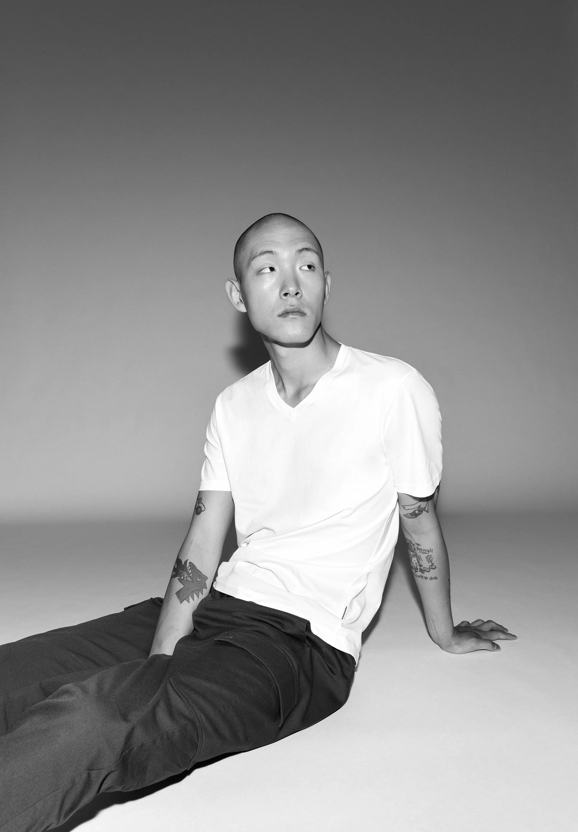 JAAMES V-NECK | white - Image 4