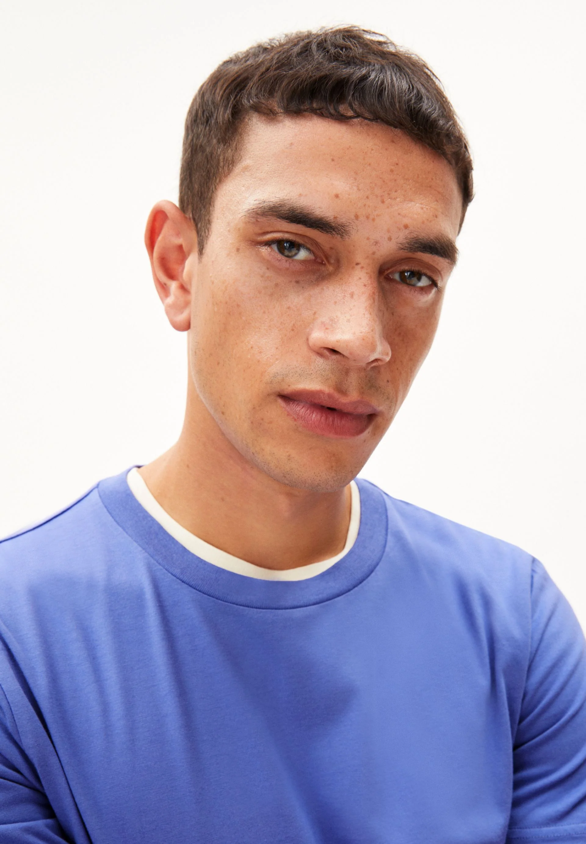 JAAMES T-SHIRT | vibrant violet - Image 3