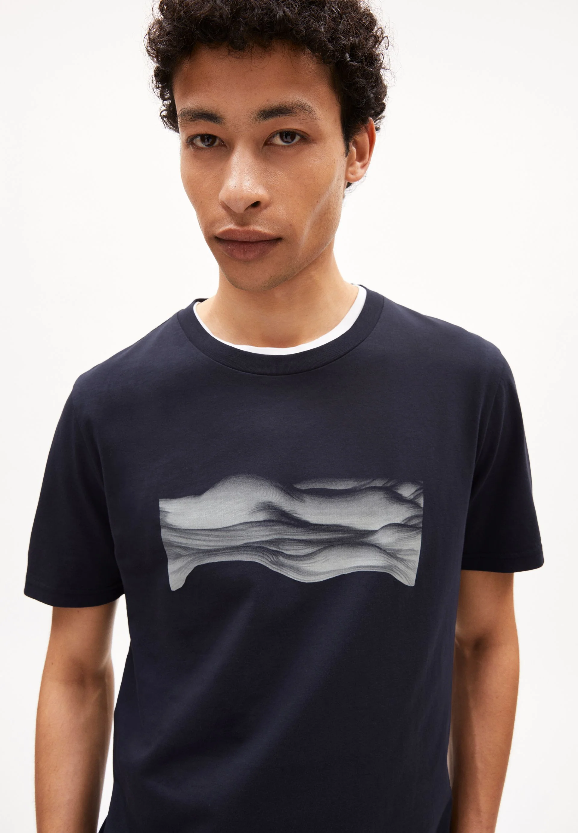 JAAMES WAVY CLOUDS | night sky - Image 3