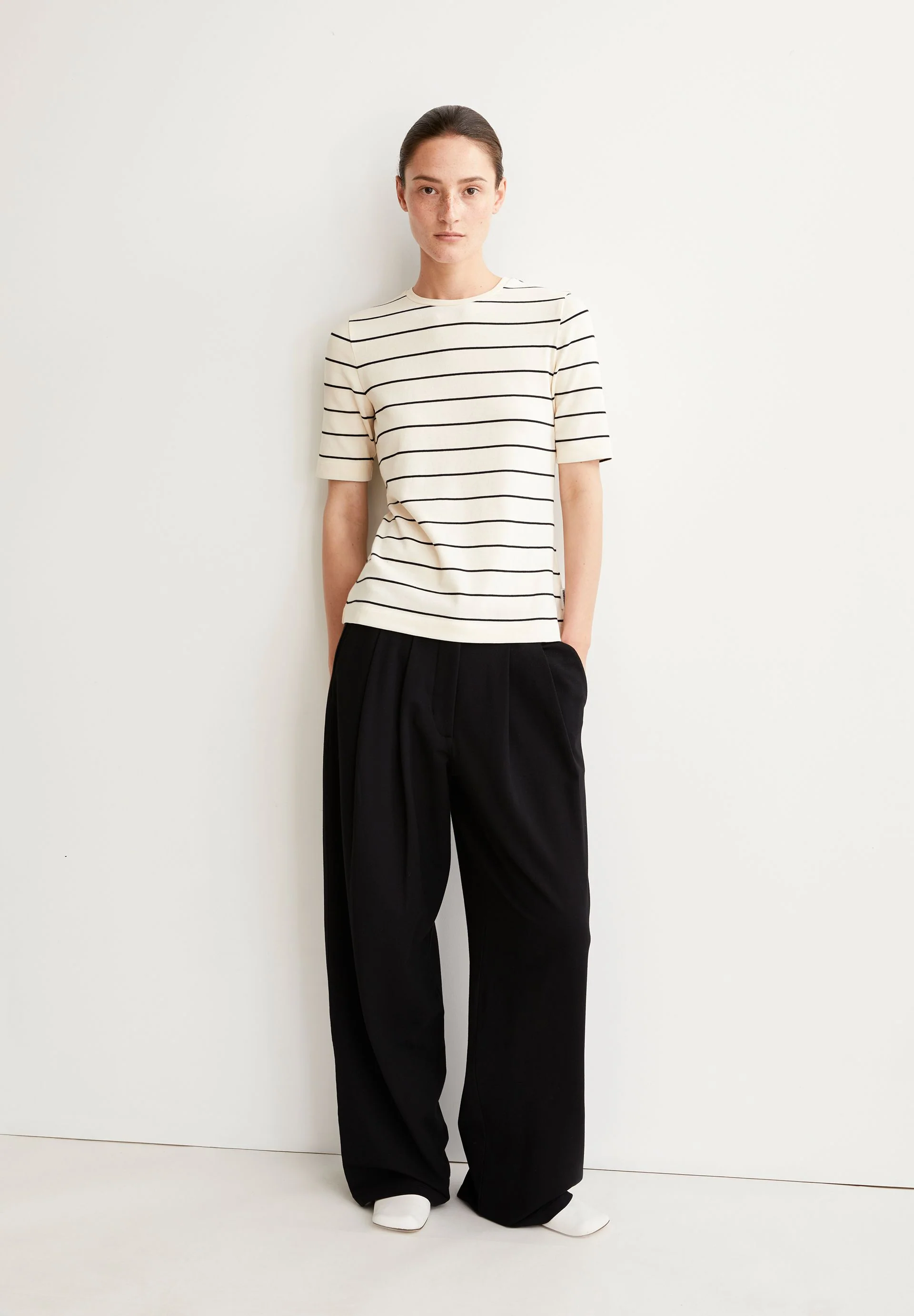 JAANISARA GESTREIFTES T-SHIRT | oatmilk-black - Image 4