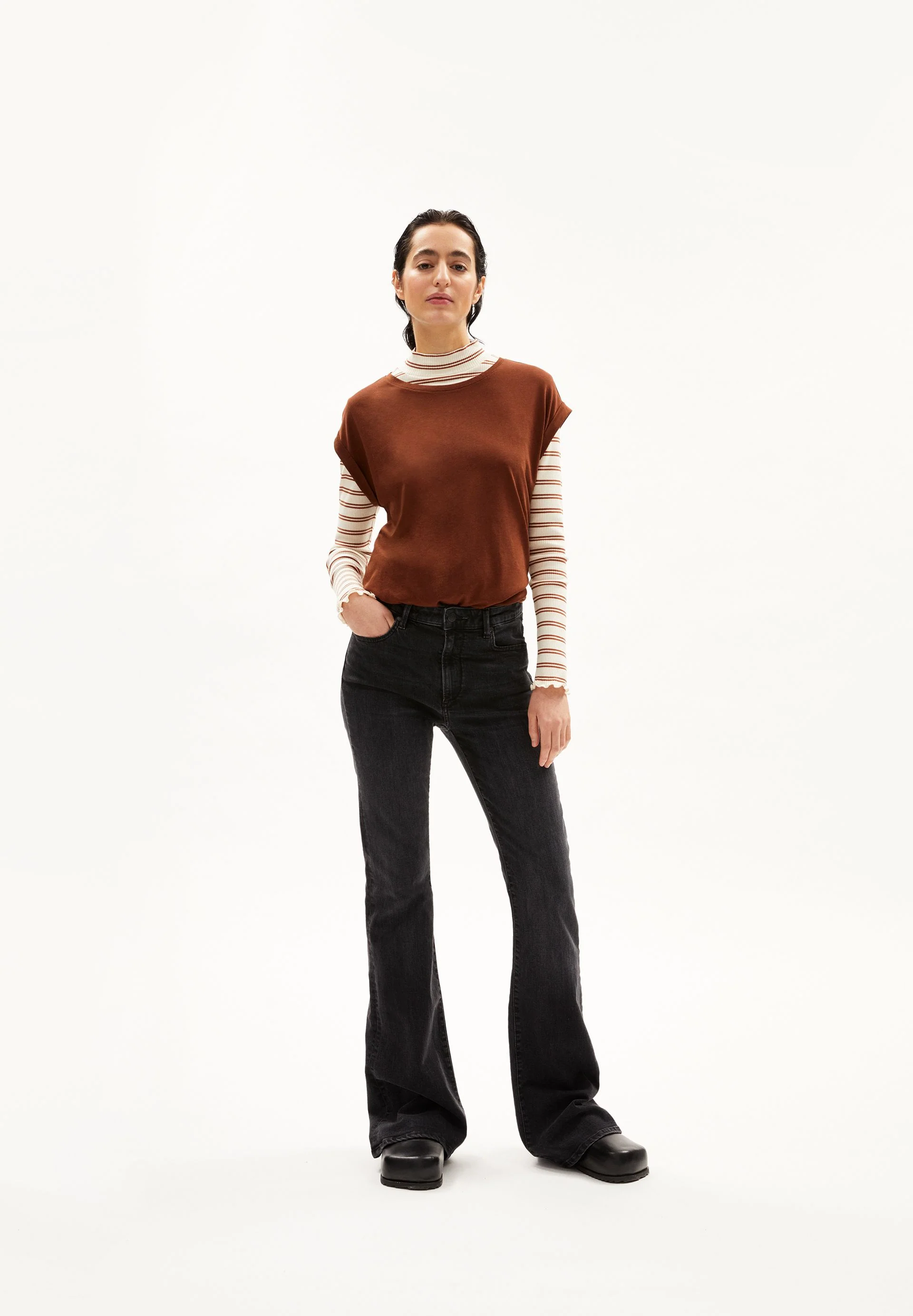 JILAANA T-SHIRT | cacao - Image 5