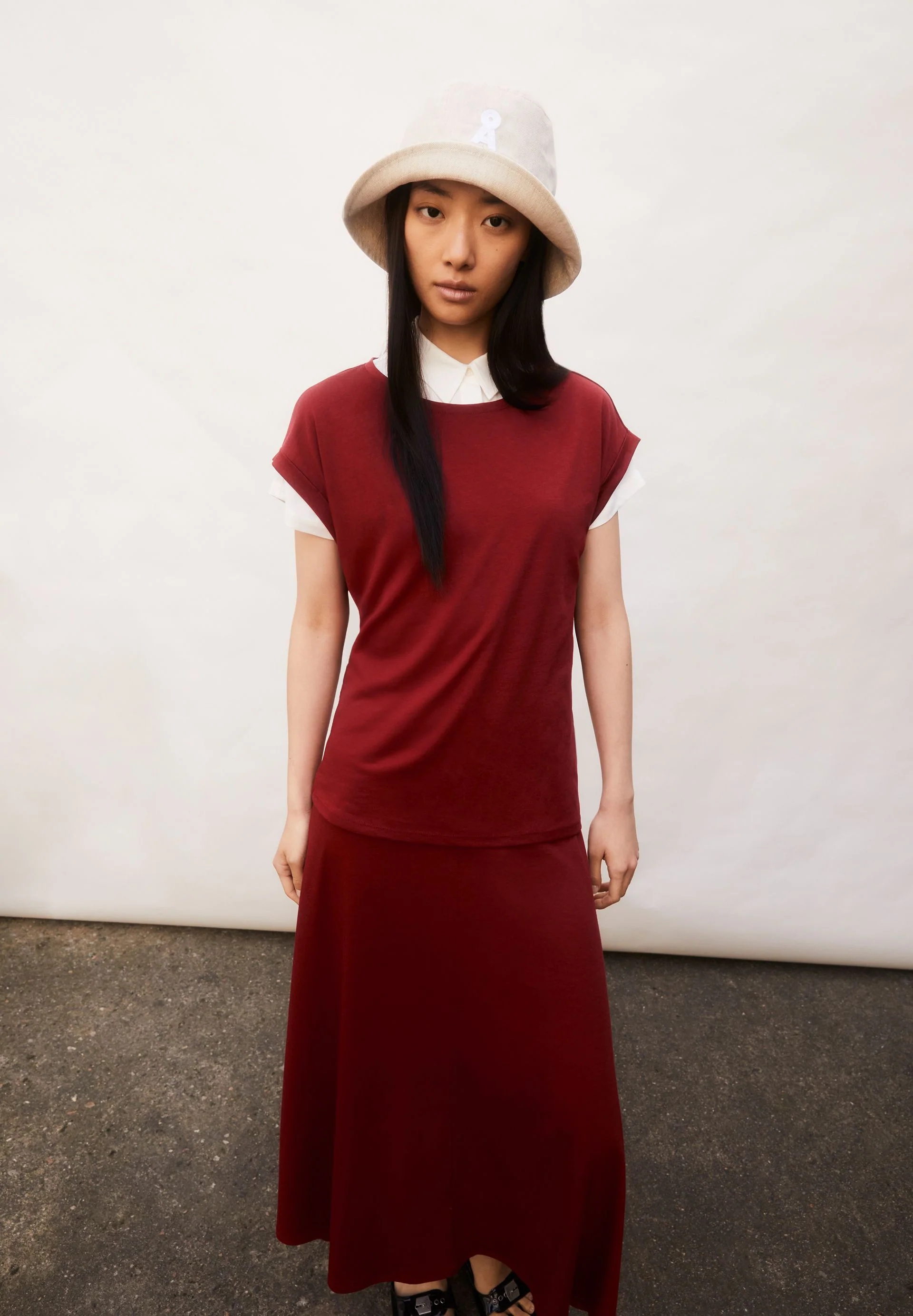 JILAANA T-SHIRT | dark crimson - Image 4
