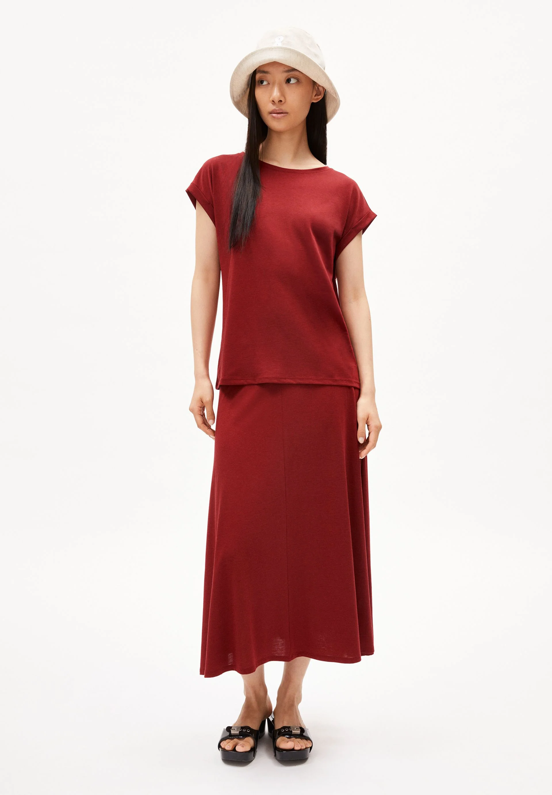 JILAANA T-SHIRT | dark crimson - Image 5