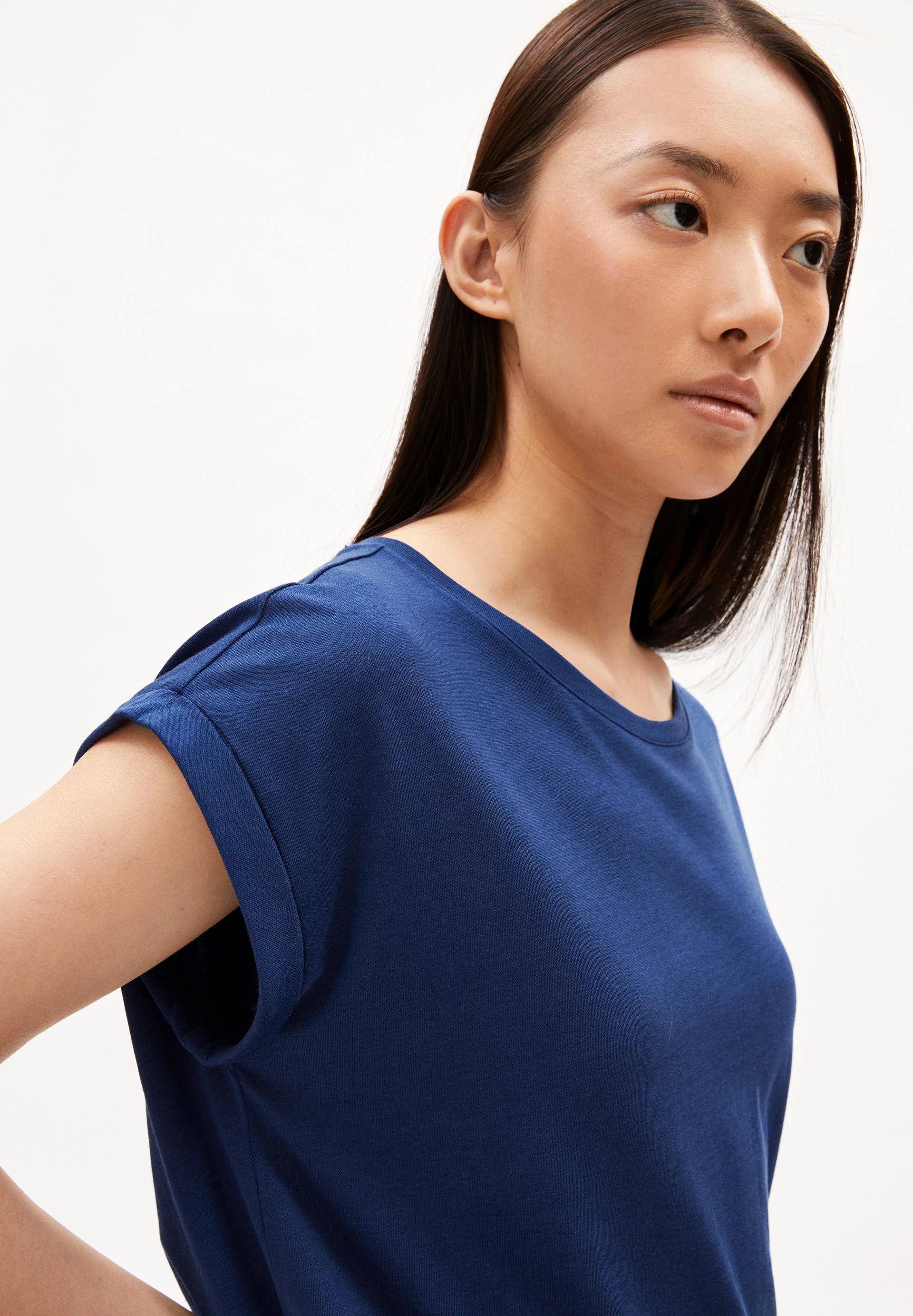 JILAANA T-SHIRT | faded indigo - Image 3