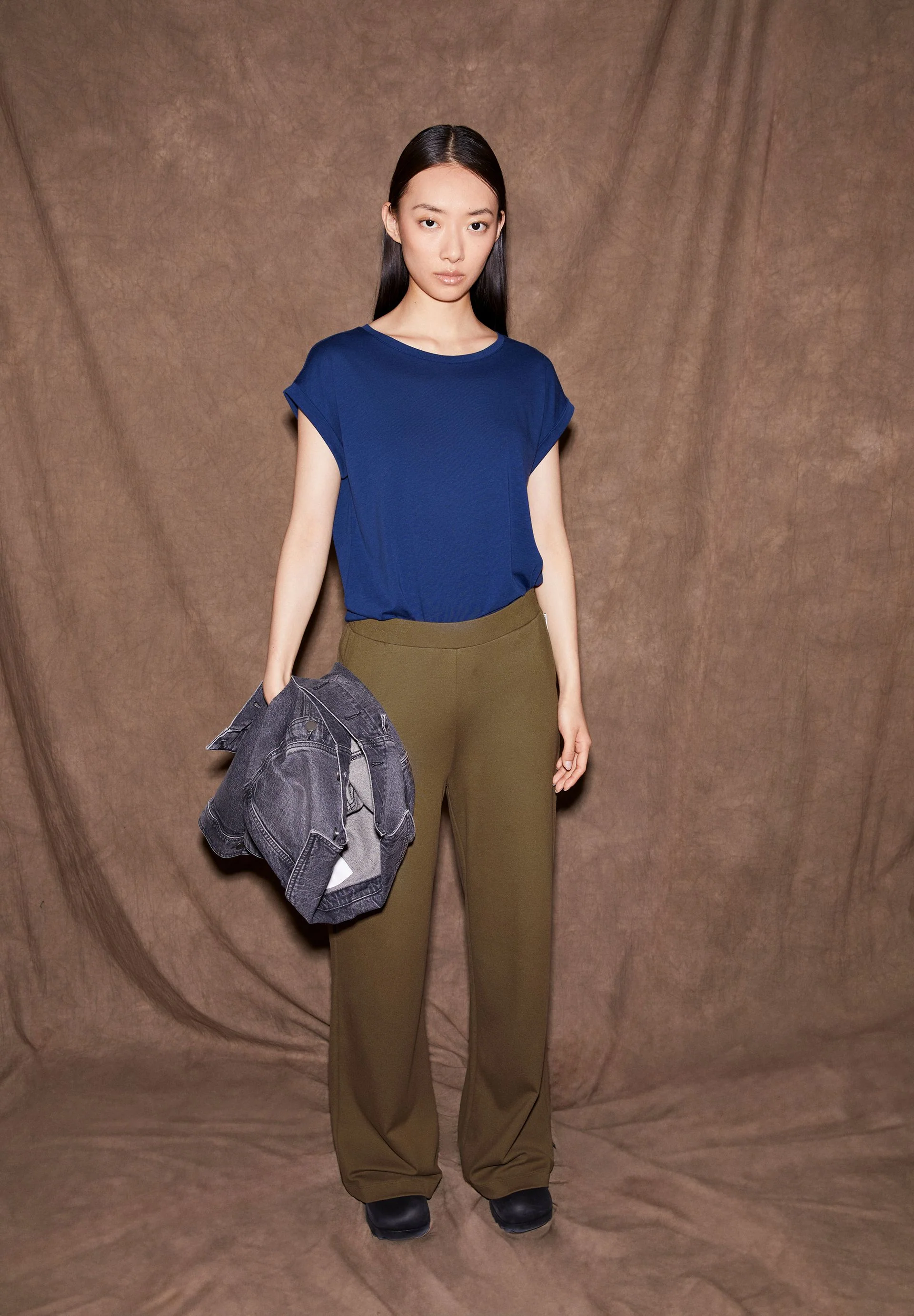 JILAANA T-SHIRT | faded indigo - Image 4