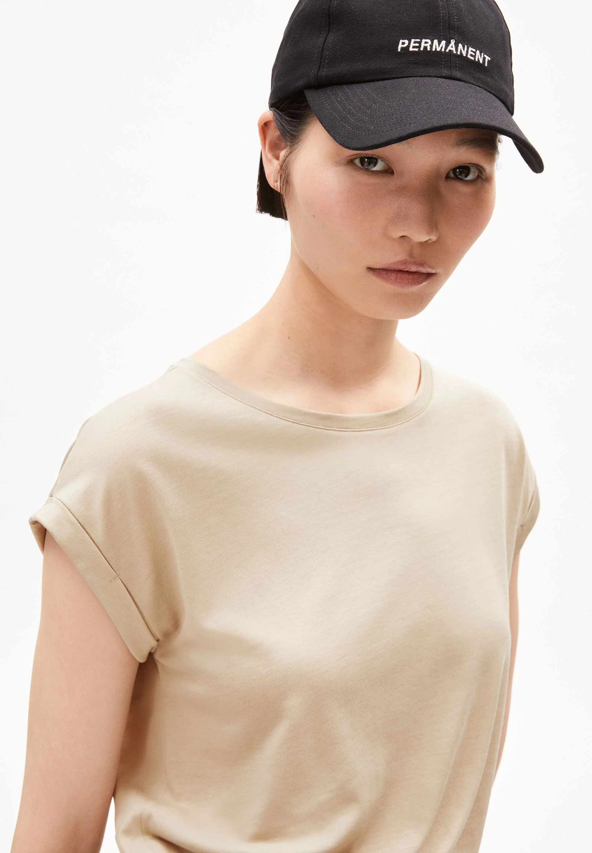 JILAANA T-SHIRT | gravel - Image 3