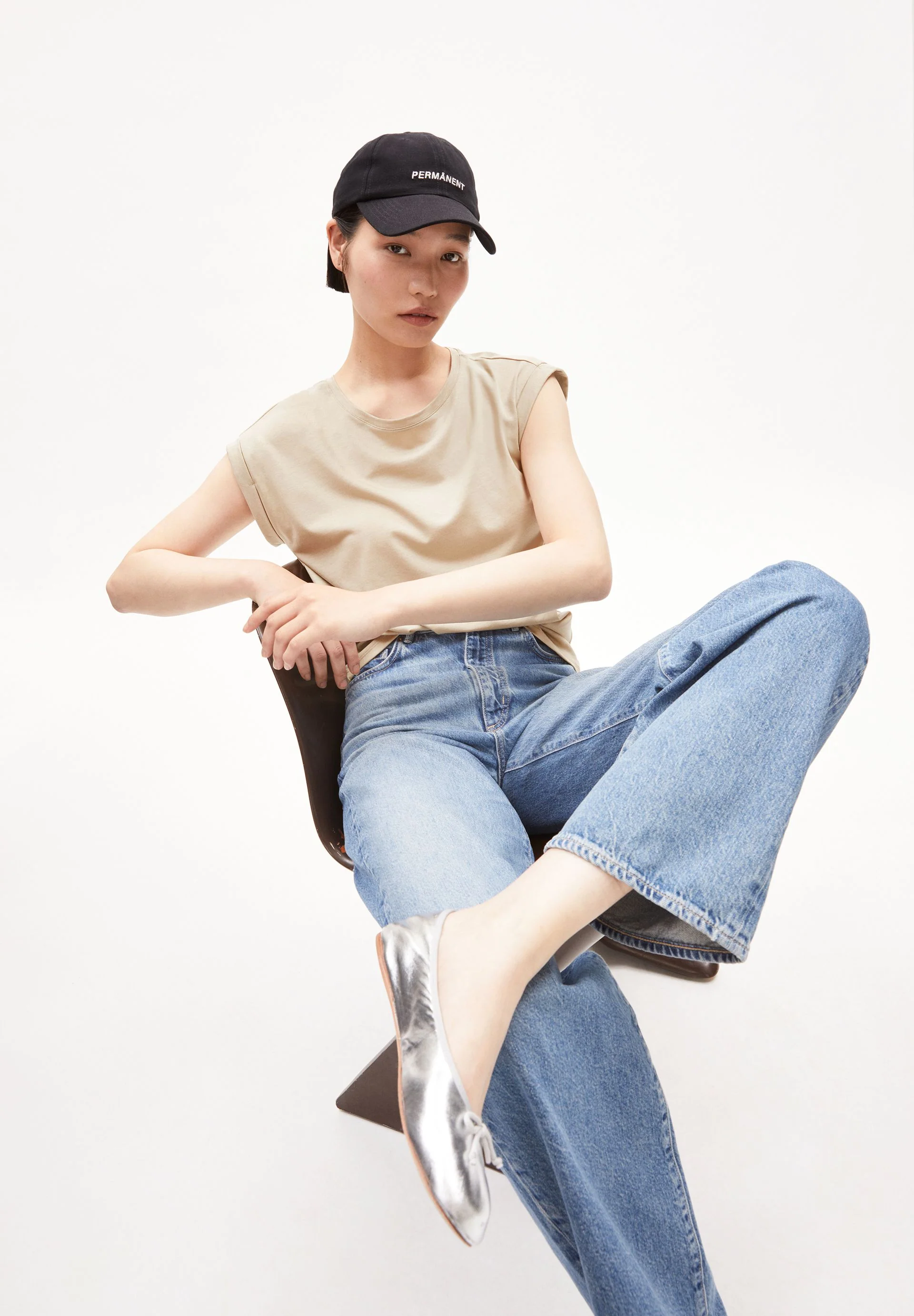 JILAANA T-SHIRT | gravel - Image 4
