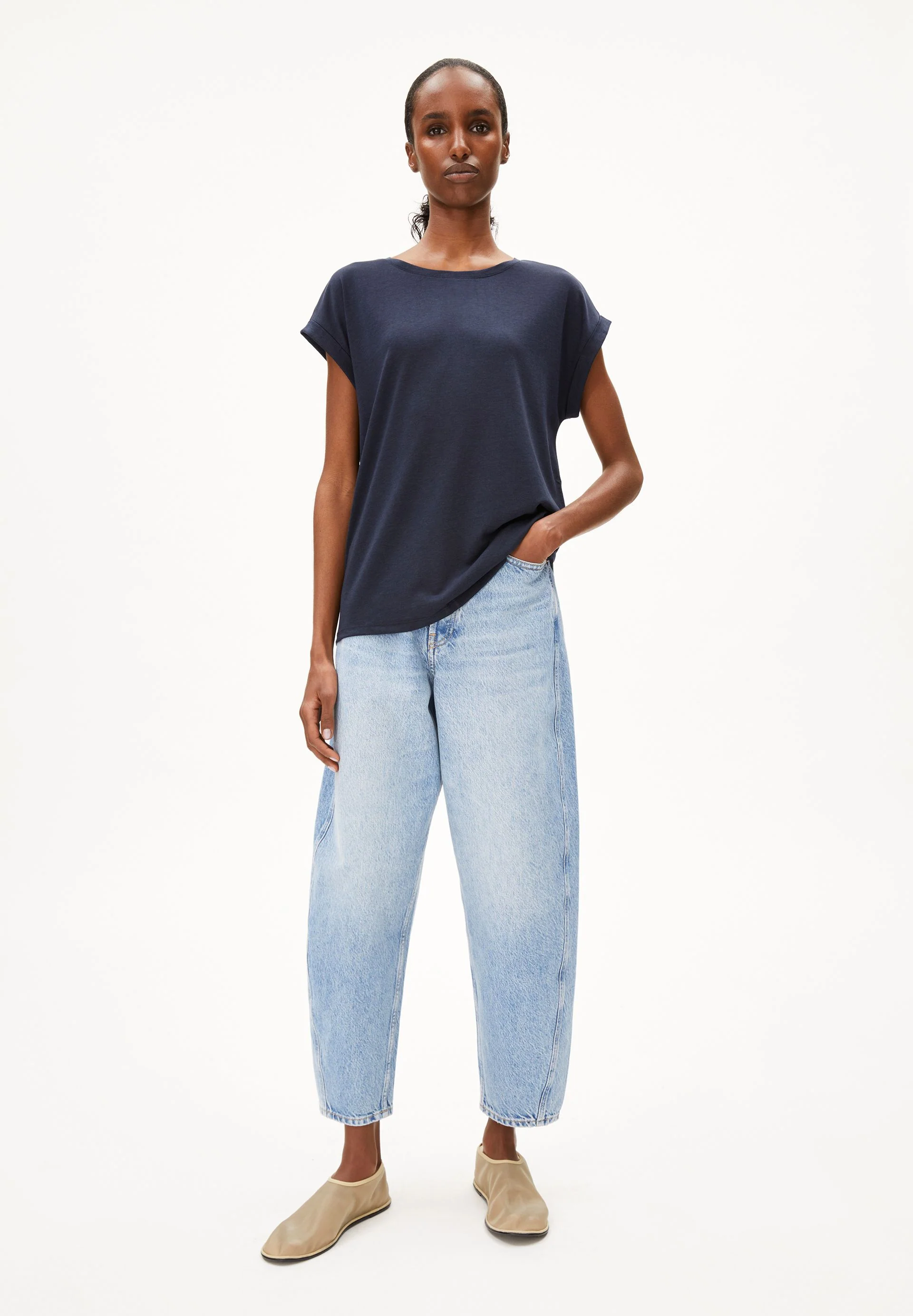 JILAANA T-SHIRT | night sky - Image 5