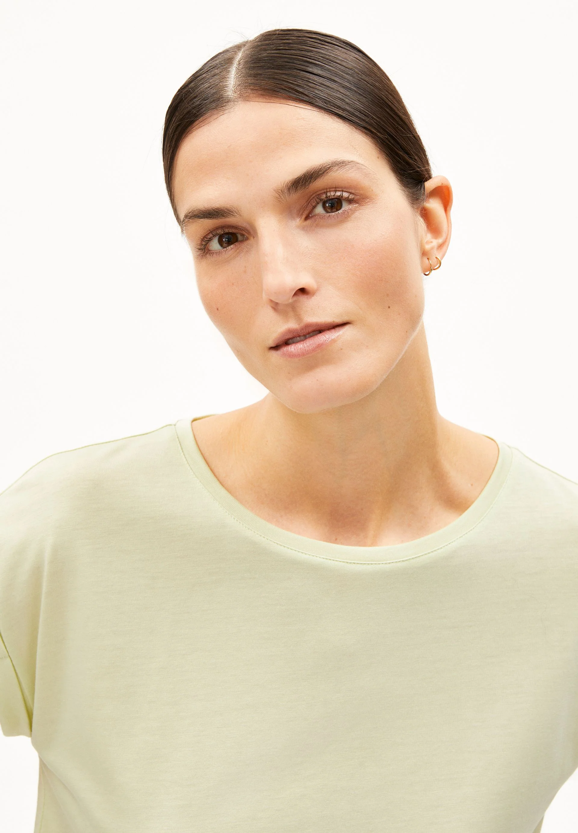 JILAANA T-SHIRT | pastel green - Image 3