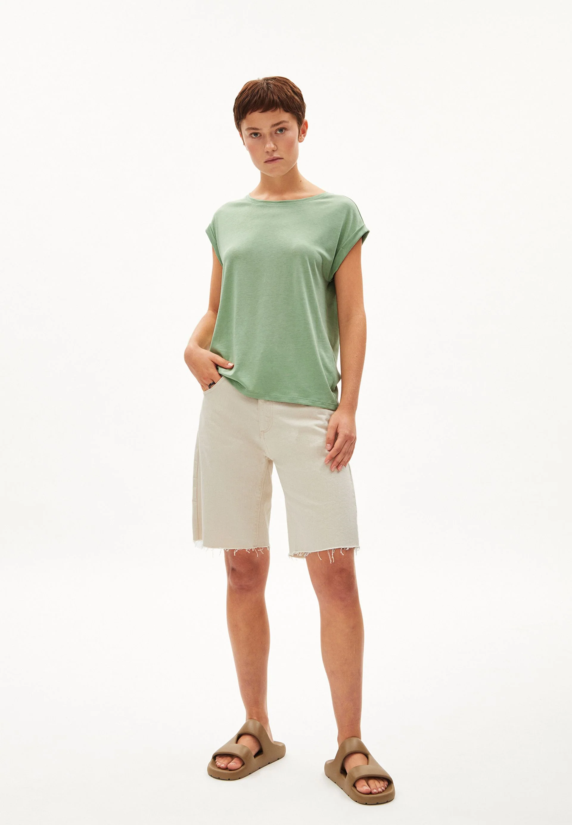 JILAANA T-SHIRT | smith green - Image 5