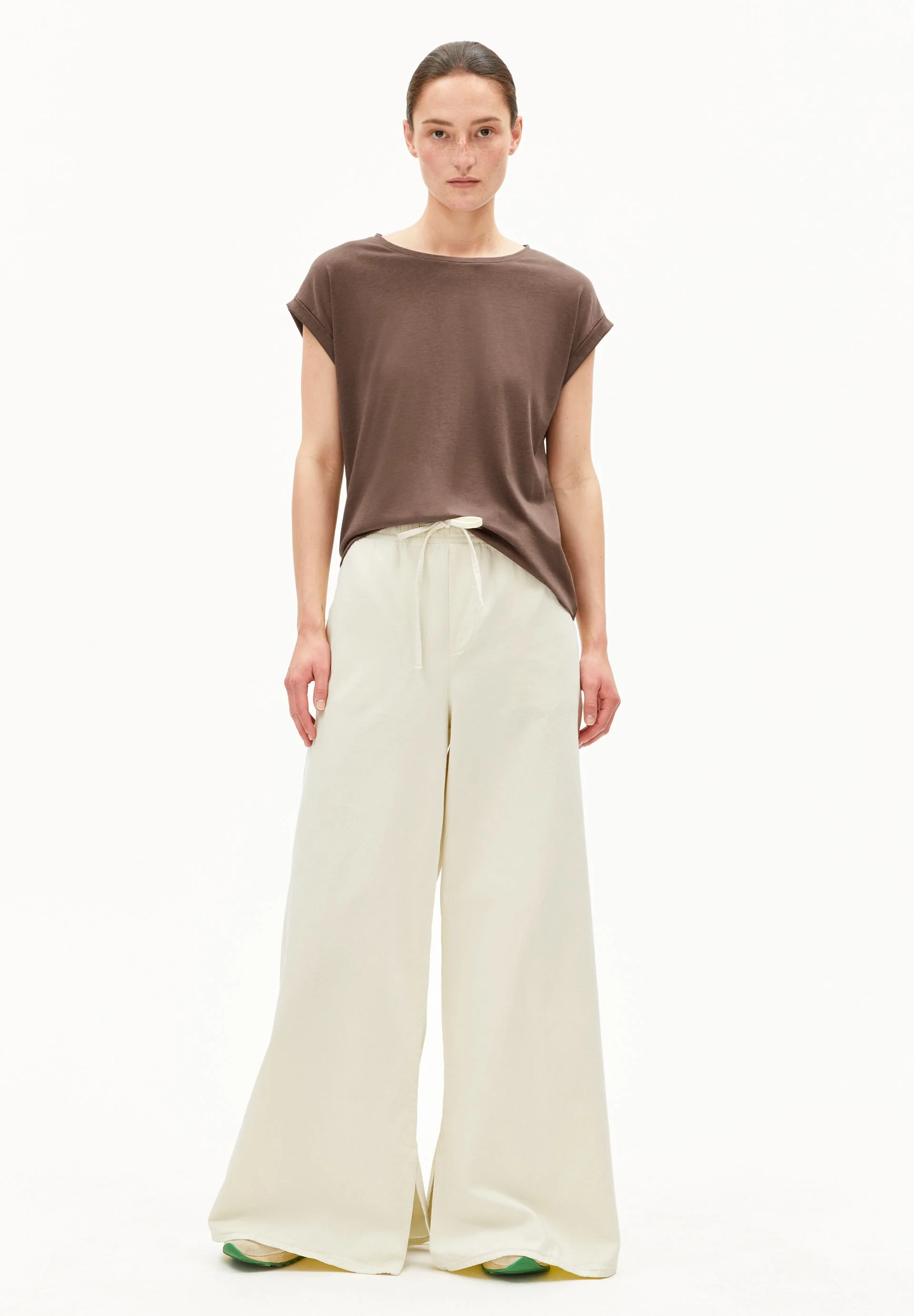 JILAANA T-SHIRT | toasty tan - Image 5
