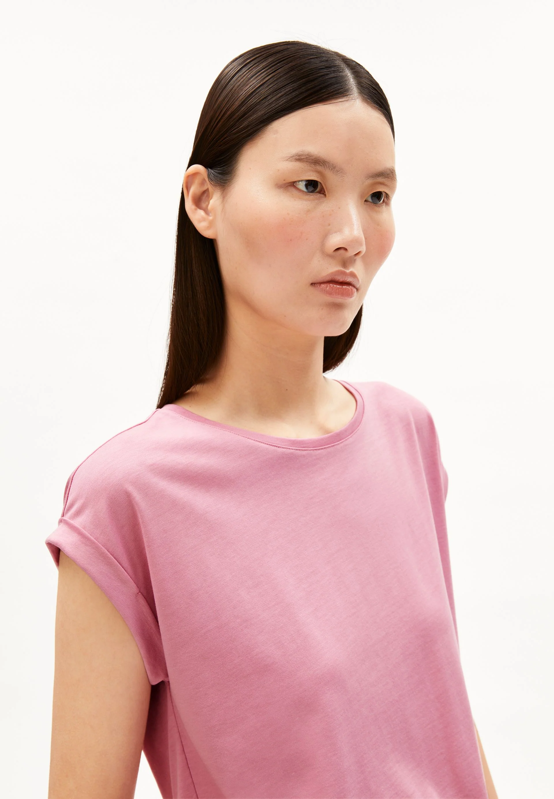 JILAANA T-SHIRT | washed berry - Image 3