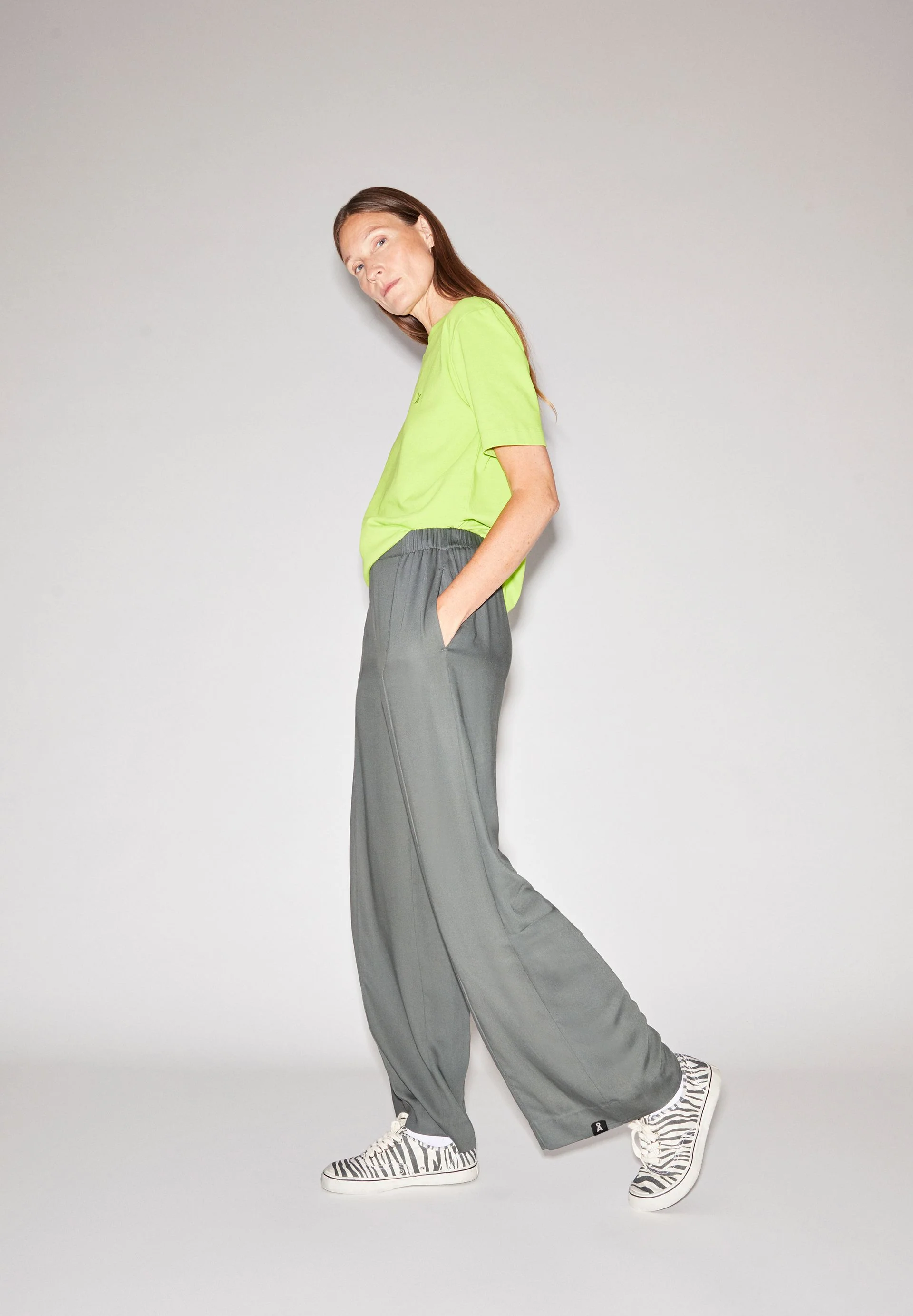 JONVAALIE HOSE | space steel - Image 4