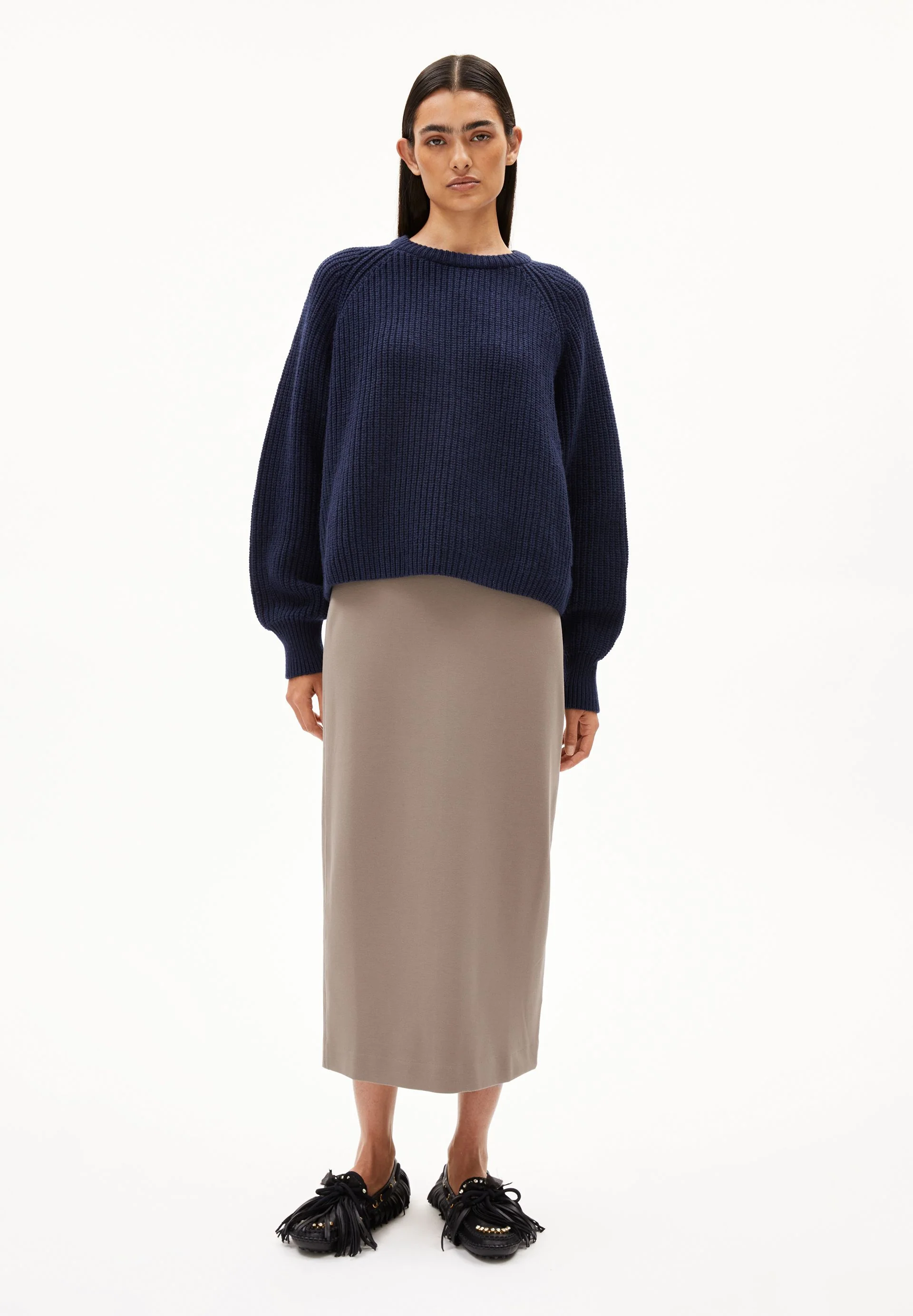 RIB KNIT SWEATER | tinted navy - Image 5
