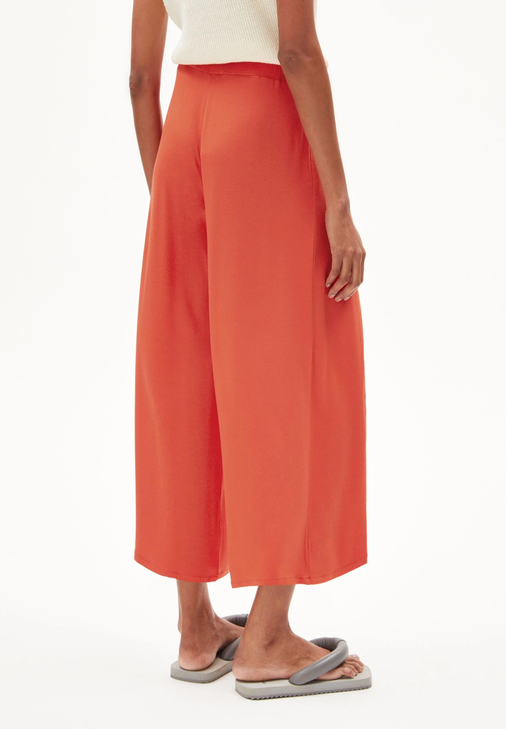 KARO LINAA SOLID | hibiscus - Image 2