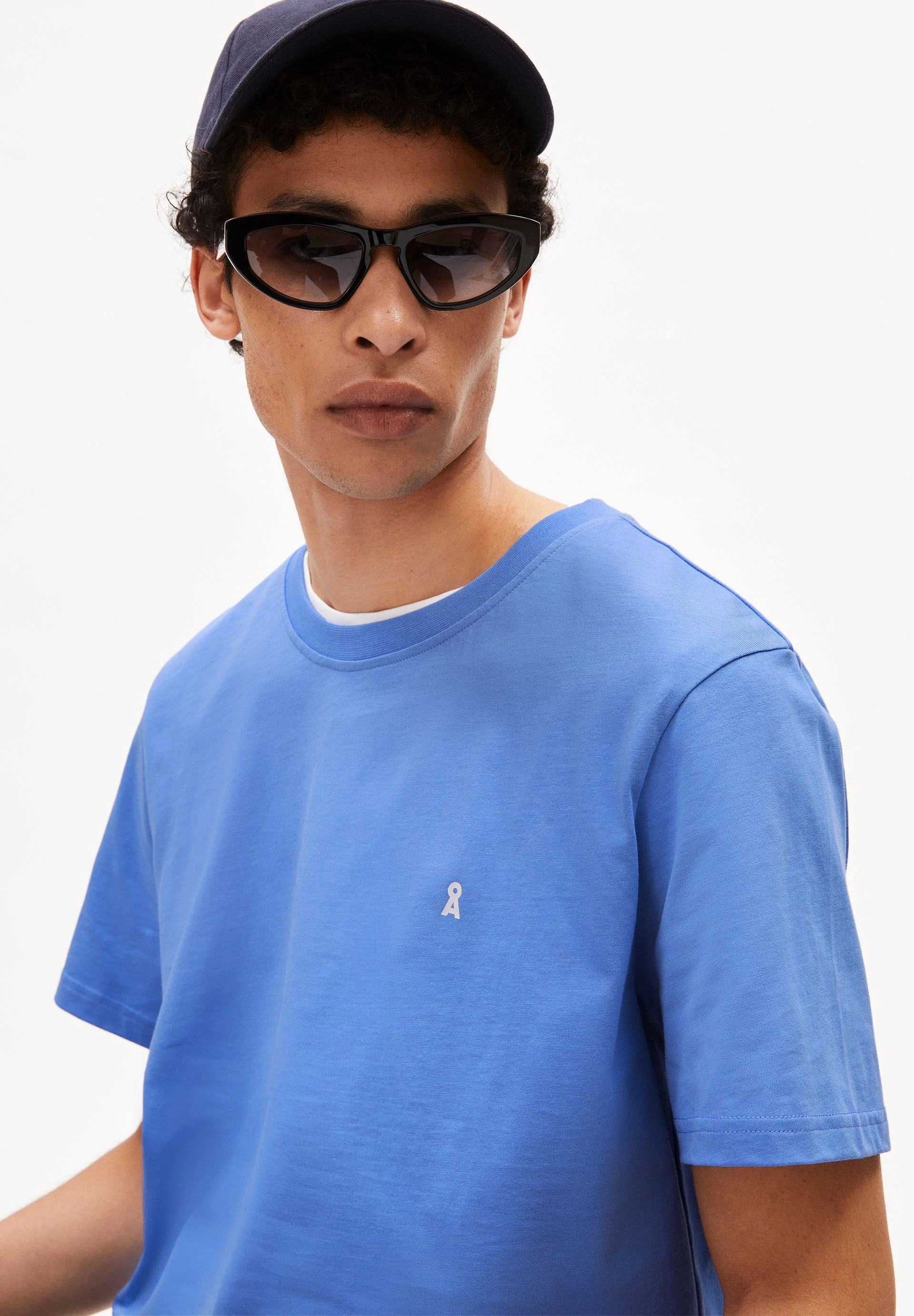 LAARON T-SHIRT | blue bloom - Image 3