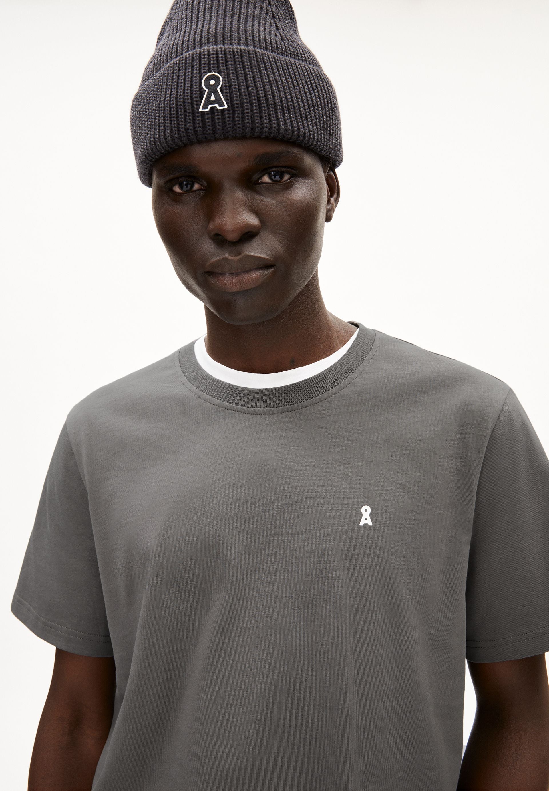 LAARON T-SHIRT | iron cast - Image 3