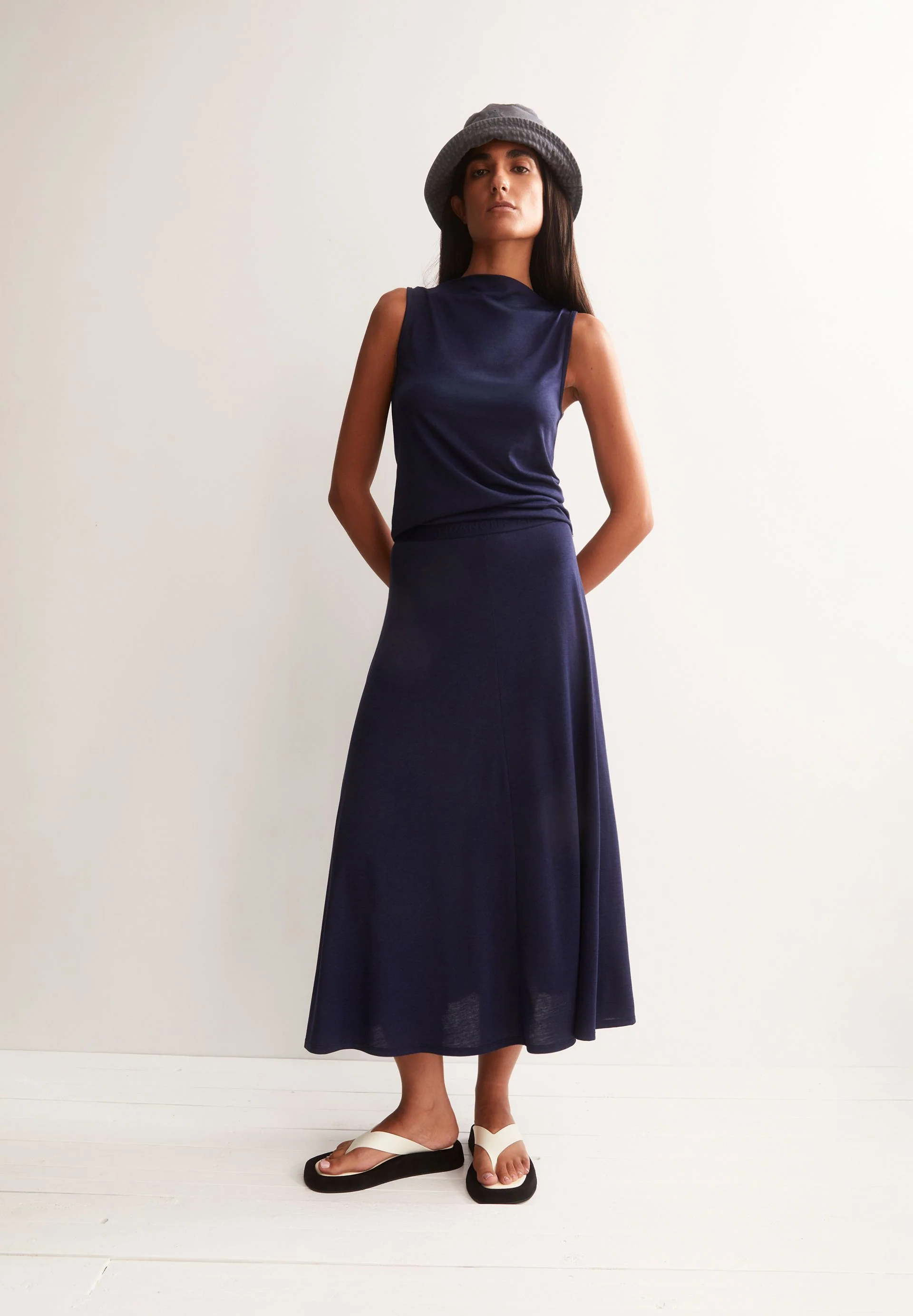 LAMINIAA TOP | tinted navy - Image 4