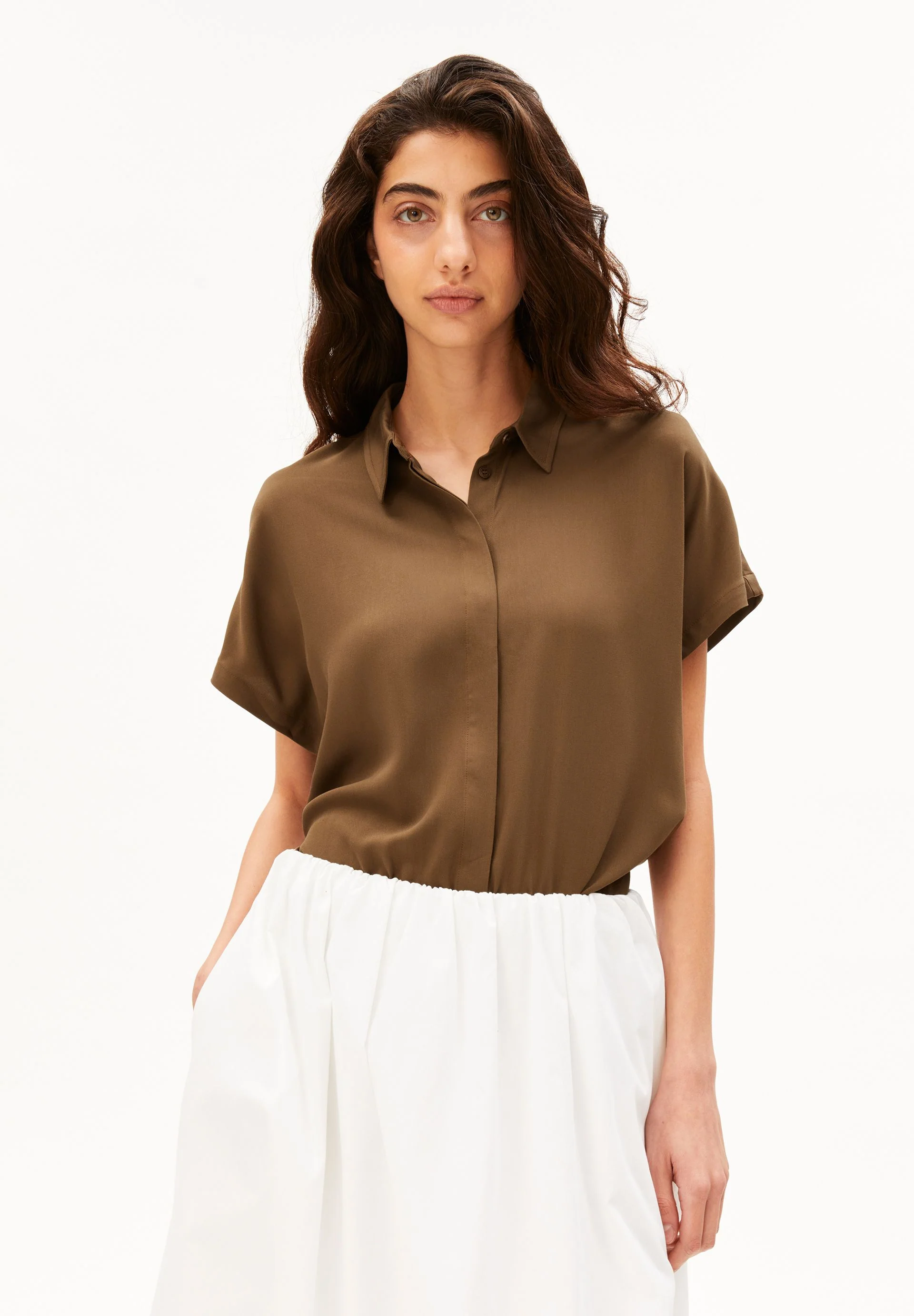 LARISAANA - Image 3